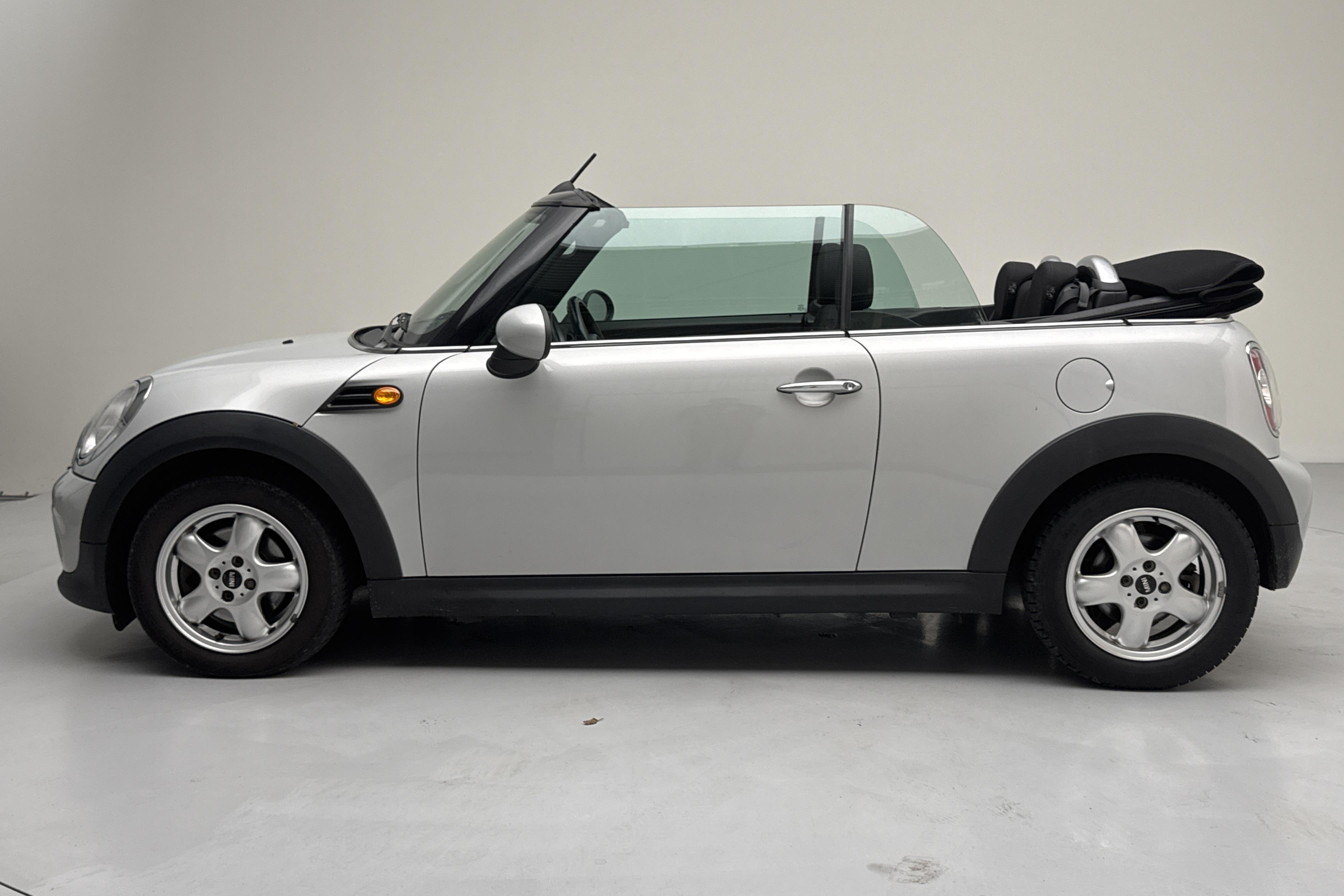 MINI Cooper Cabriolet D 1.6 (112hk) - 181 200 km - Manual - silver - 2012