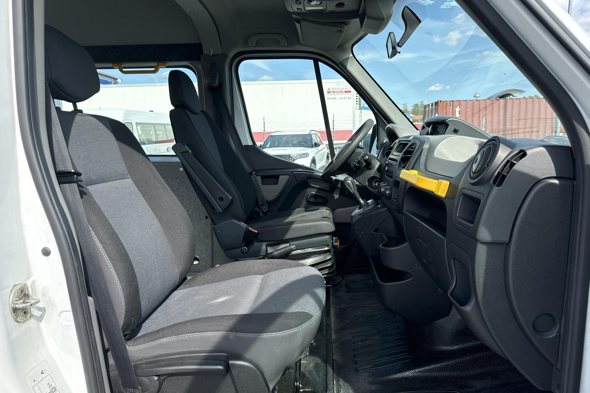 Renault Master Kombi 2.3 dCi FAP 2WD (125hk) - 597 050 km - Automaattinen - valkoinen - 2014