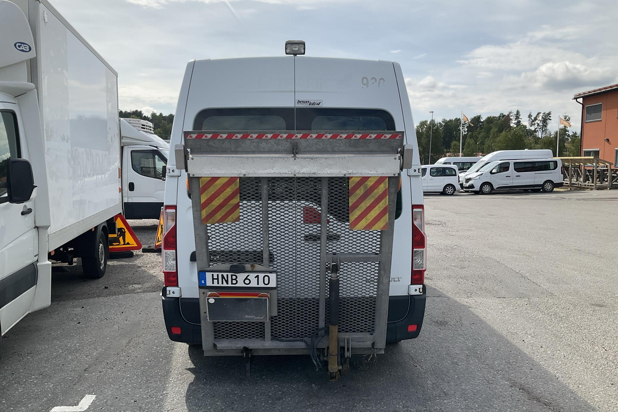 Renault Master Kombi 2.3 dCi (125hk) - 490 400 km - Automaattinen - valkoinen - 2014