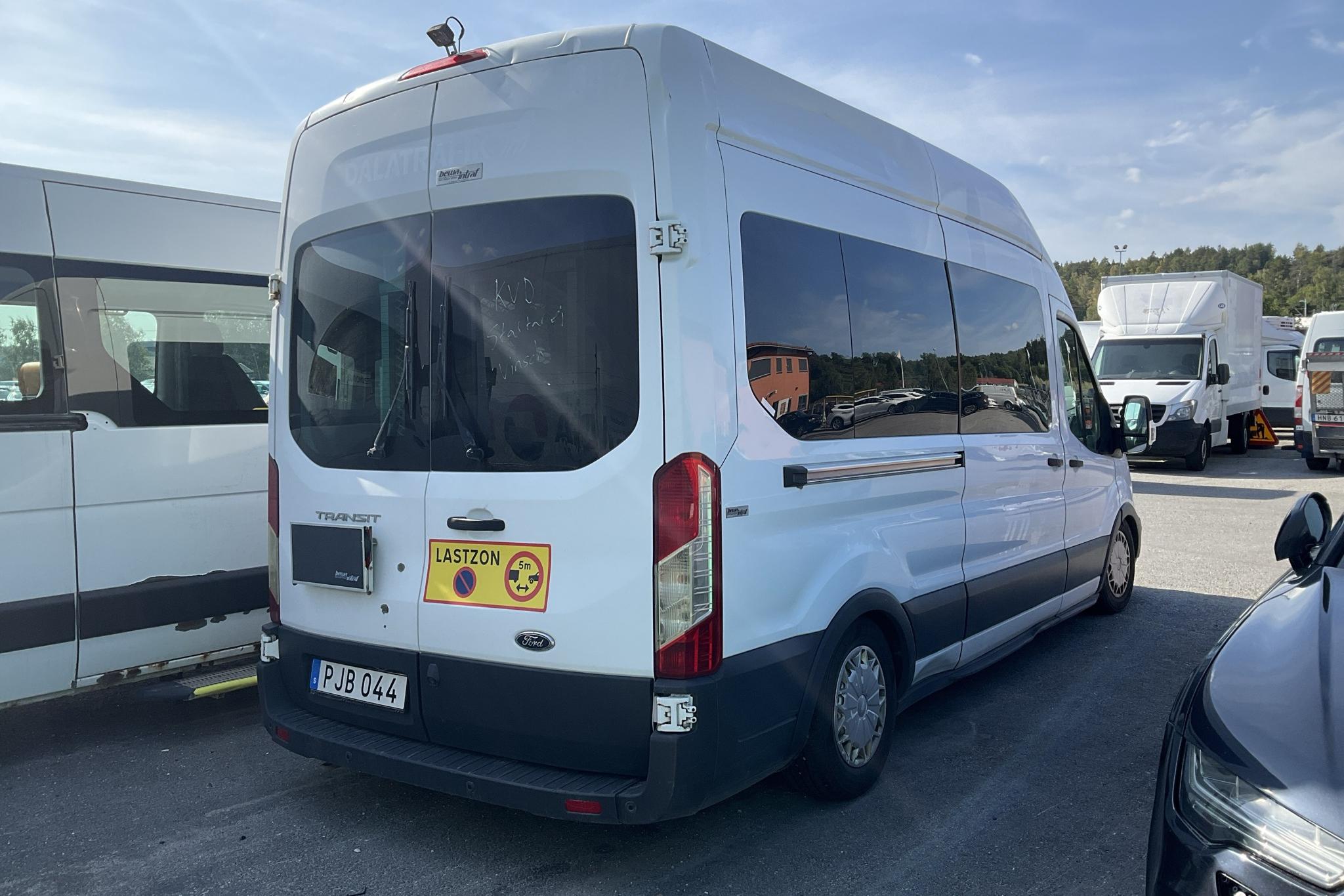 Ford Transit Kombi 310 2.0 TDCi 2WD (130hk) - 425 100 km - Automaattinen - valkoinen - 2017