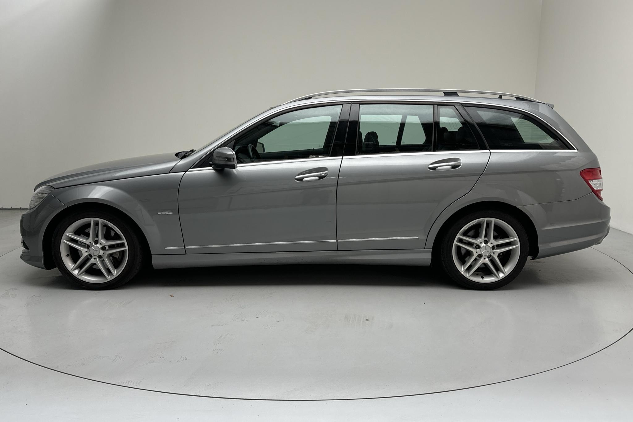 Mercedes C 320 CDI 4Matic Kombi S204 (224hk) - 19 249 mil - Automat - grå - 2009