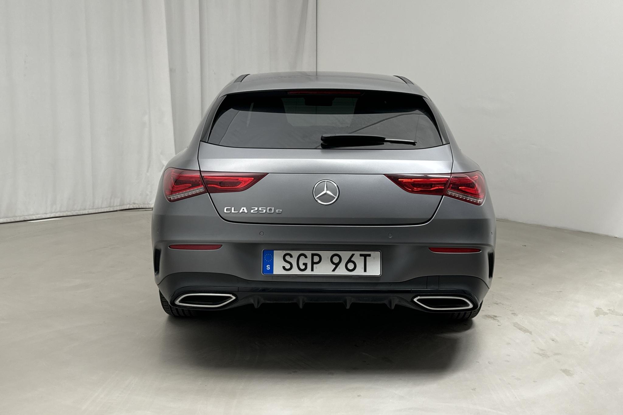 Mercedes CLA 250 e Shooting Brake X118 (218hk) - 67 170 km - Automatyczna - szary - 2021