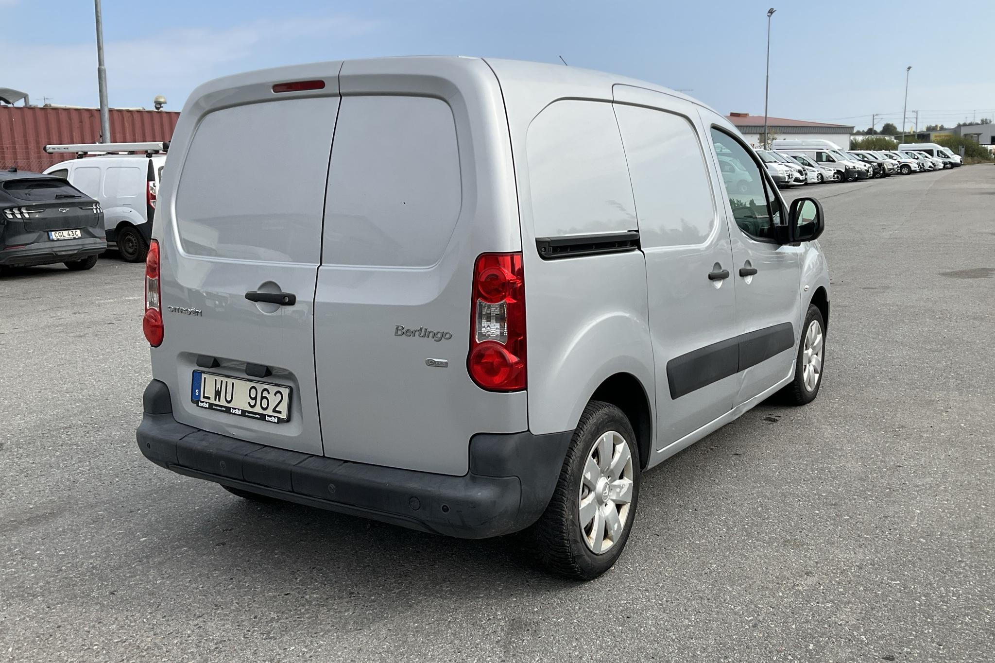 Citroen Berlingo III 1.6 HDi Skåp (90hk) - 137 160 km - Käsitsi - hõbe - 2012