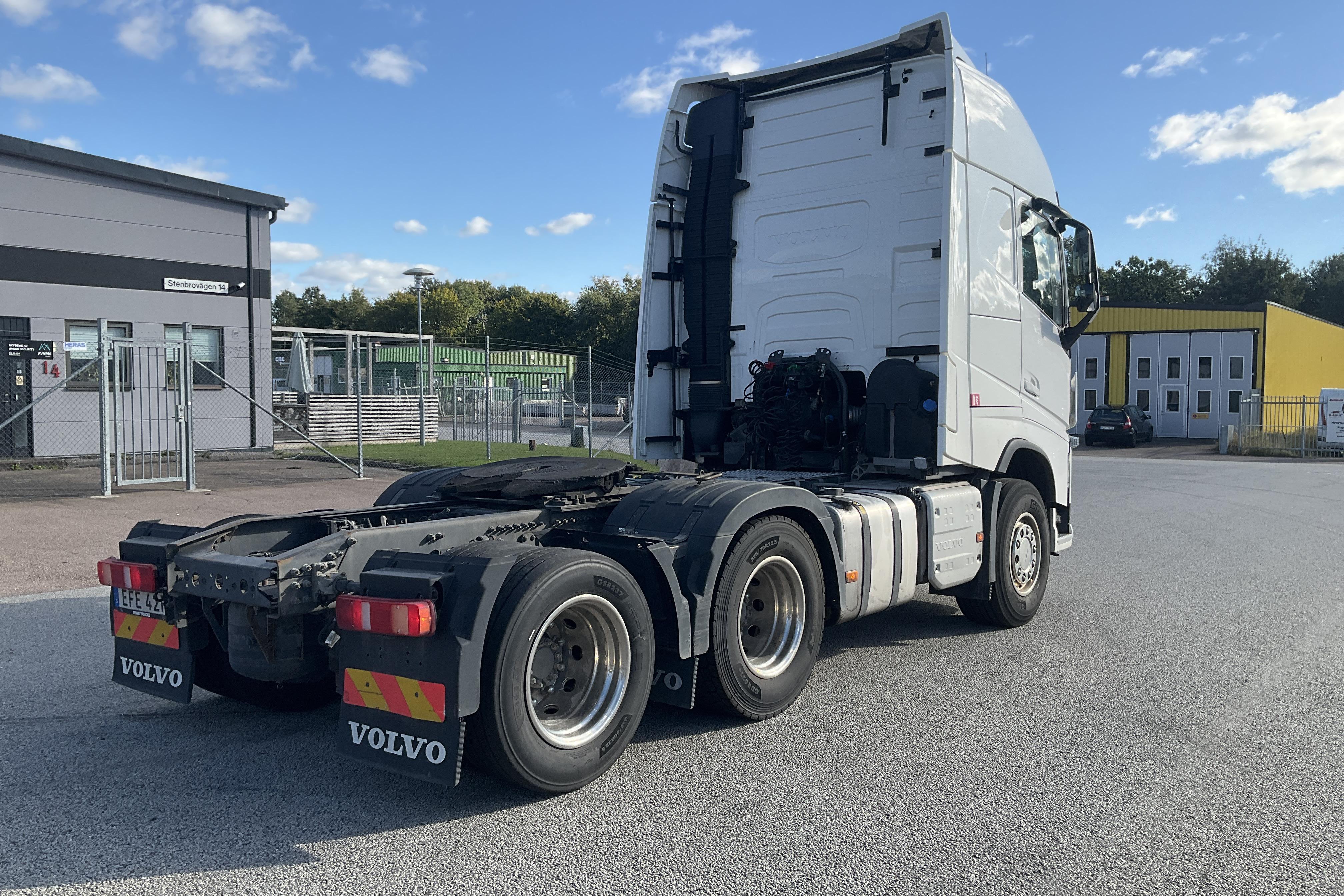 Volvo FH 62 TT - 278 313 km - Automatyczna - biały - 2020