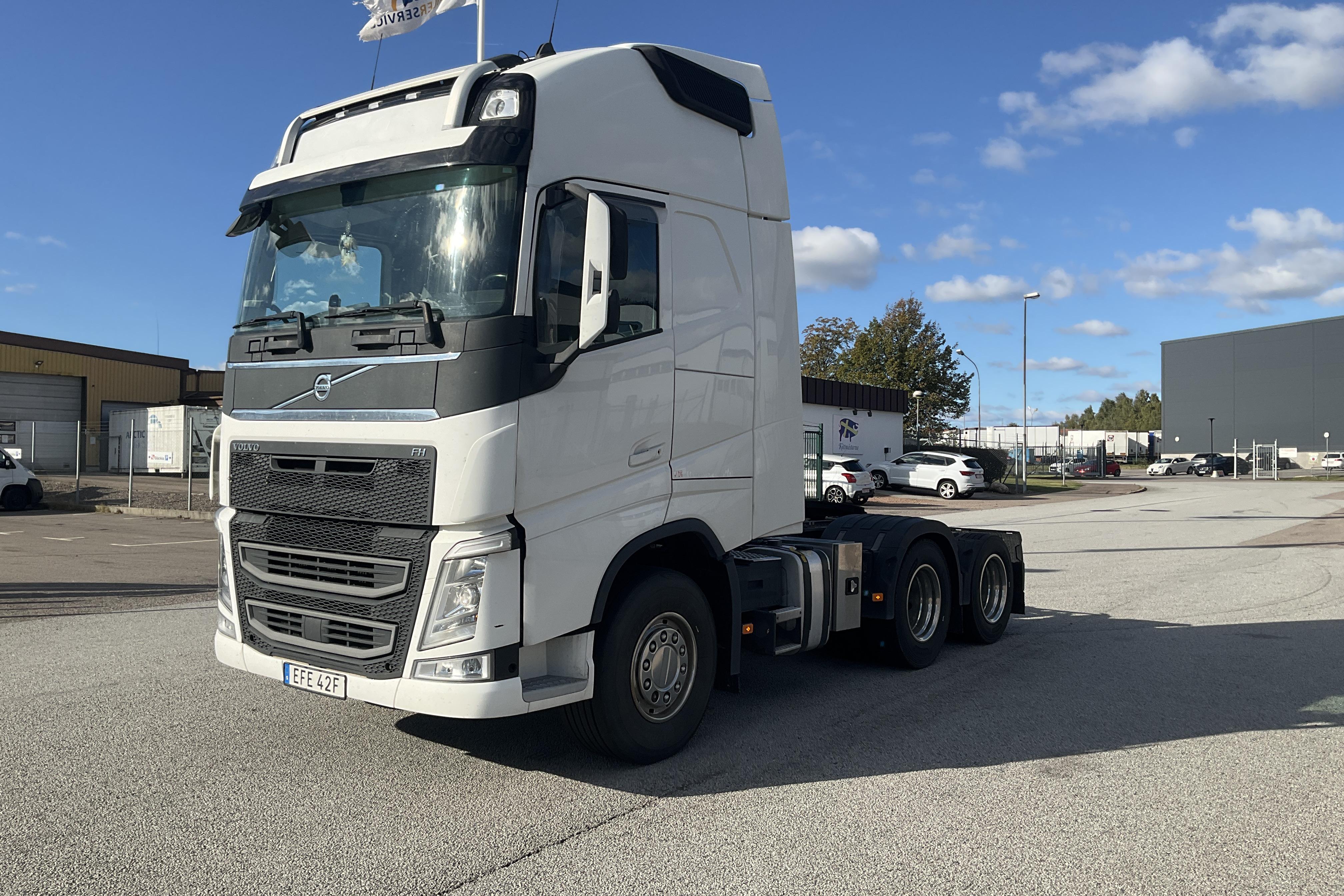 Volvo FH 62 TT - 278 313 km - Automatyczna - biały - 2020