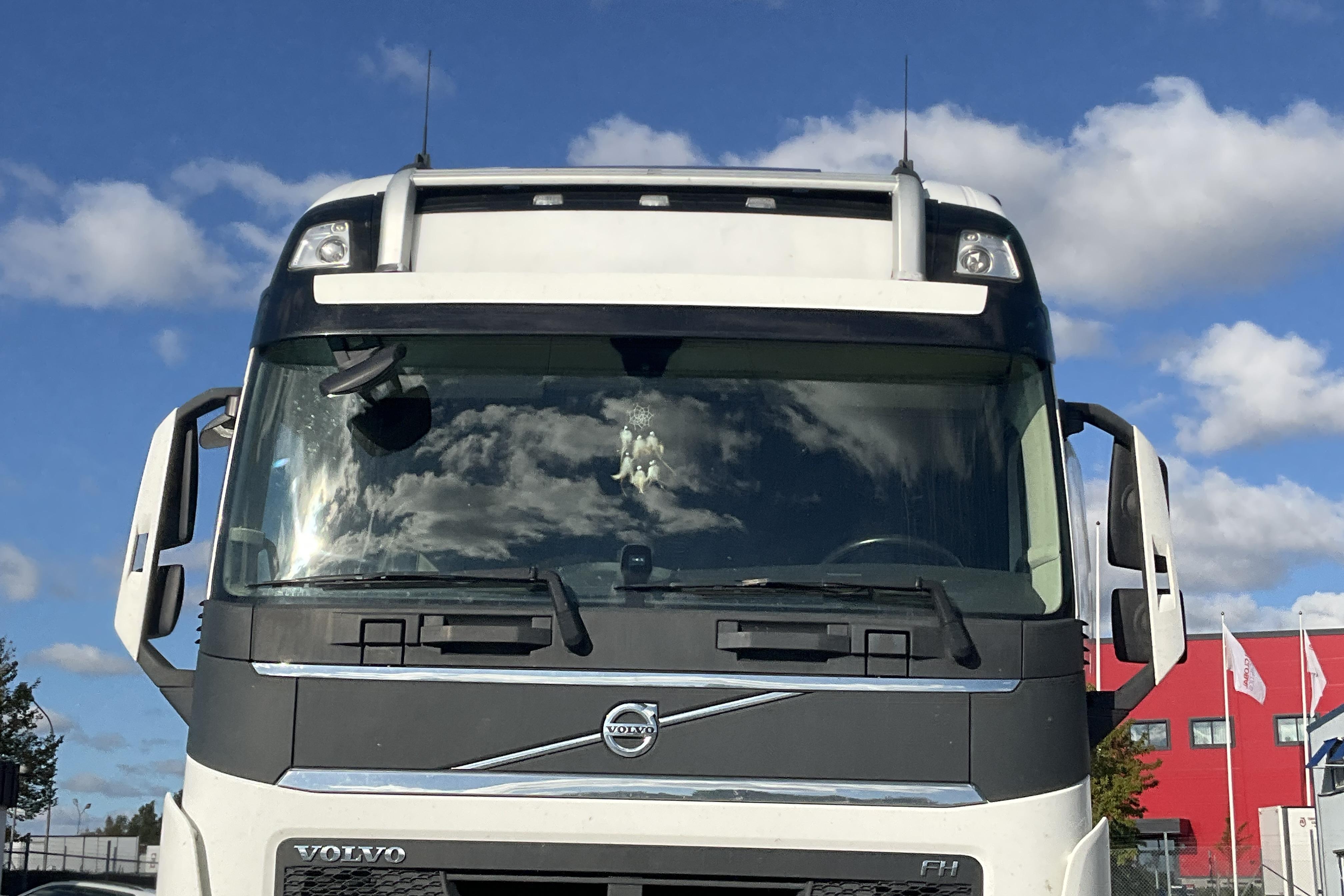 Volvo FH 62 TT - 278 313 km - Automatyczna - biały - 2020