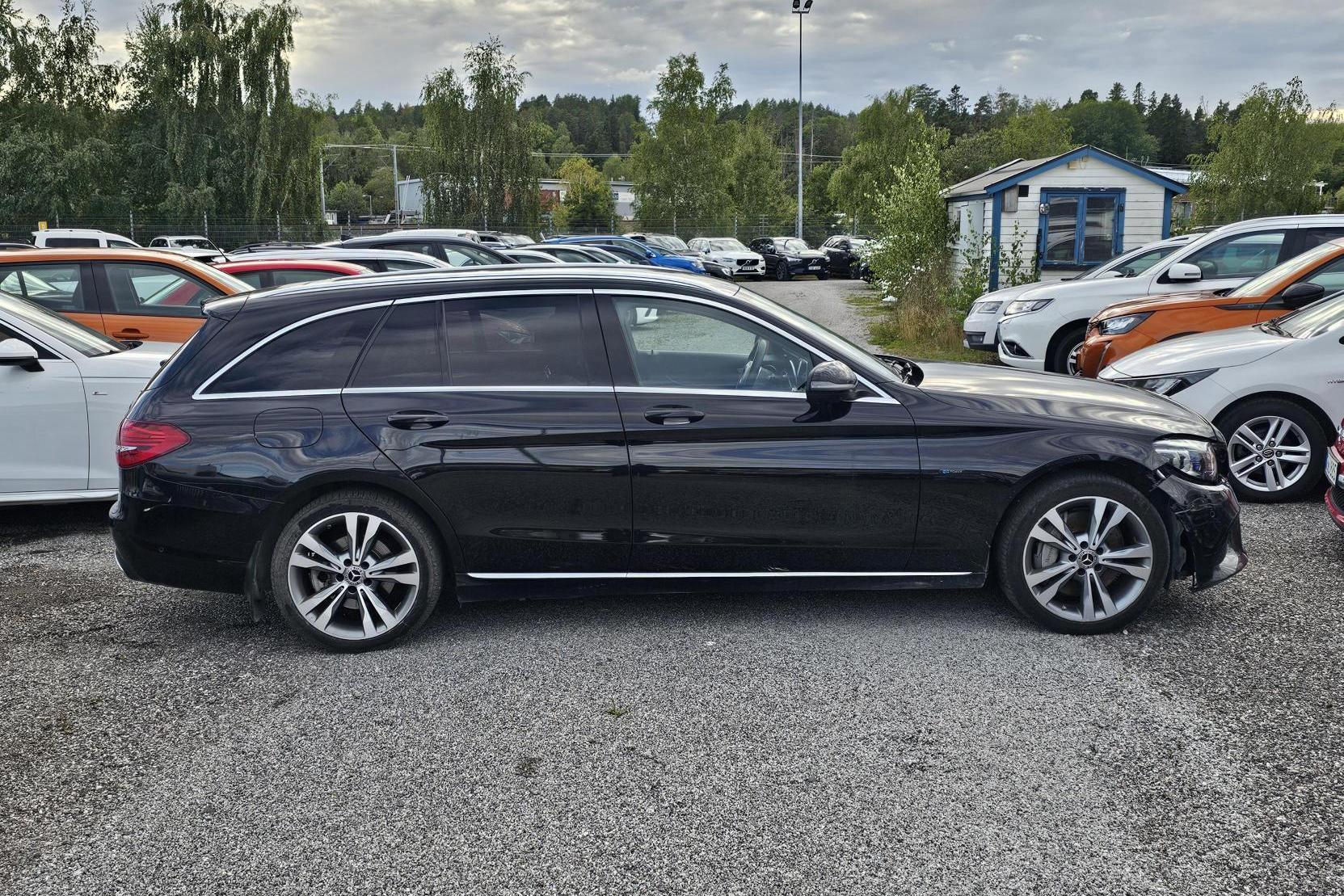 Mercedes C 300 e Kombi S205 (320hk) - 140 860 km - Automatic - black - 2020