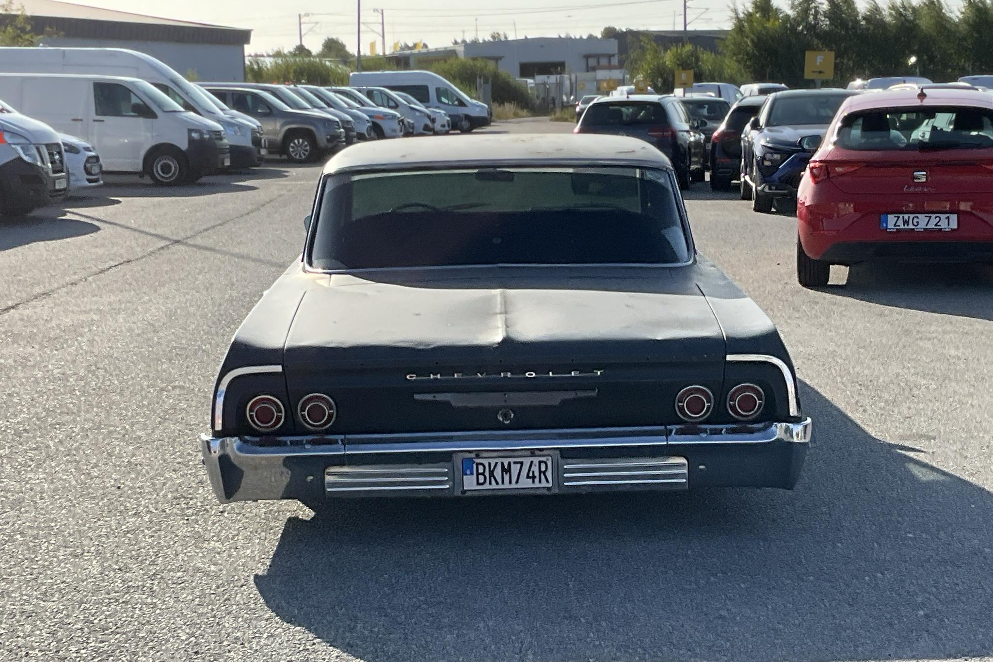 Chevrolet Biscayne Sedan 3.8 Powerglide (142hk) - 130 150 km - Automaattinen - musta - 1964