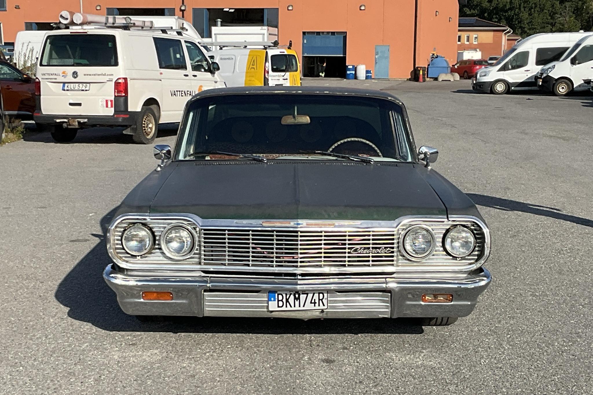 Chevrolet Biscayne Sedan 3.8 Powerglide (142hk) - 130 150 km - Automaattinen - musta - 1964