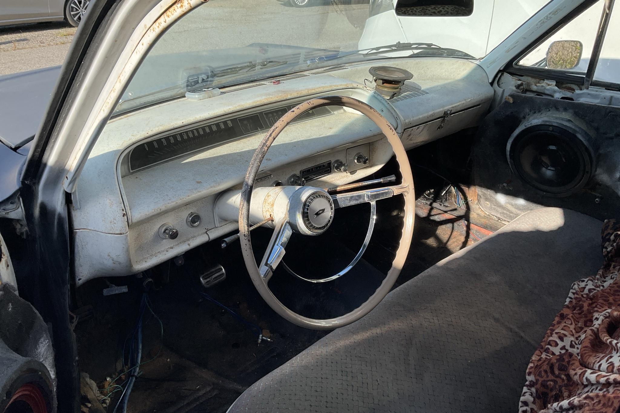 Chevrolet Biscayne Sedan 3.8 Powerglide (142hk) - 130 150 km - Automaatne - must - 1964