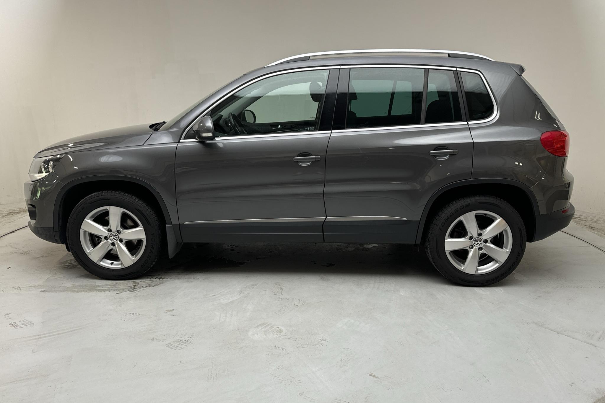 VW Tiguan 2.0 TDI 4MOTION BlueMotion Technology (140hk) - 162 840 km - Automaatne - Dark Grey - 2013