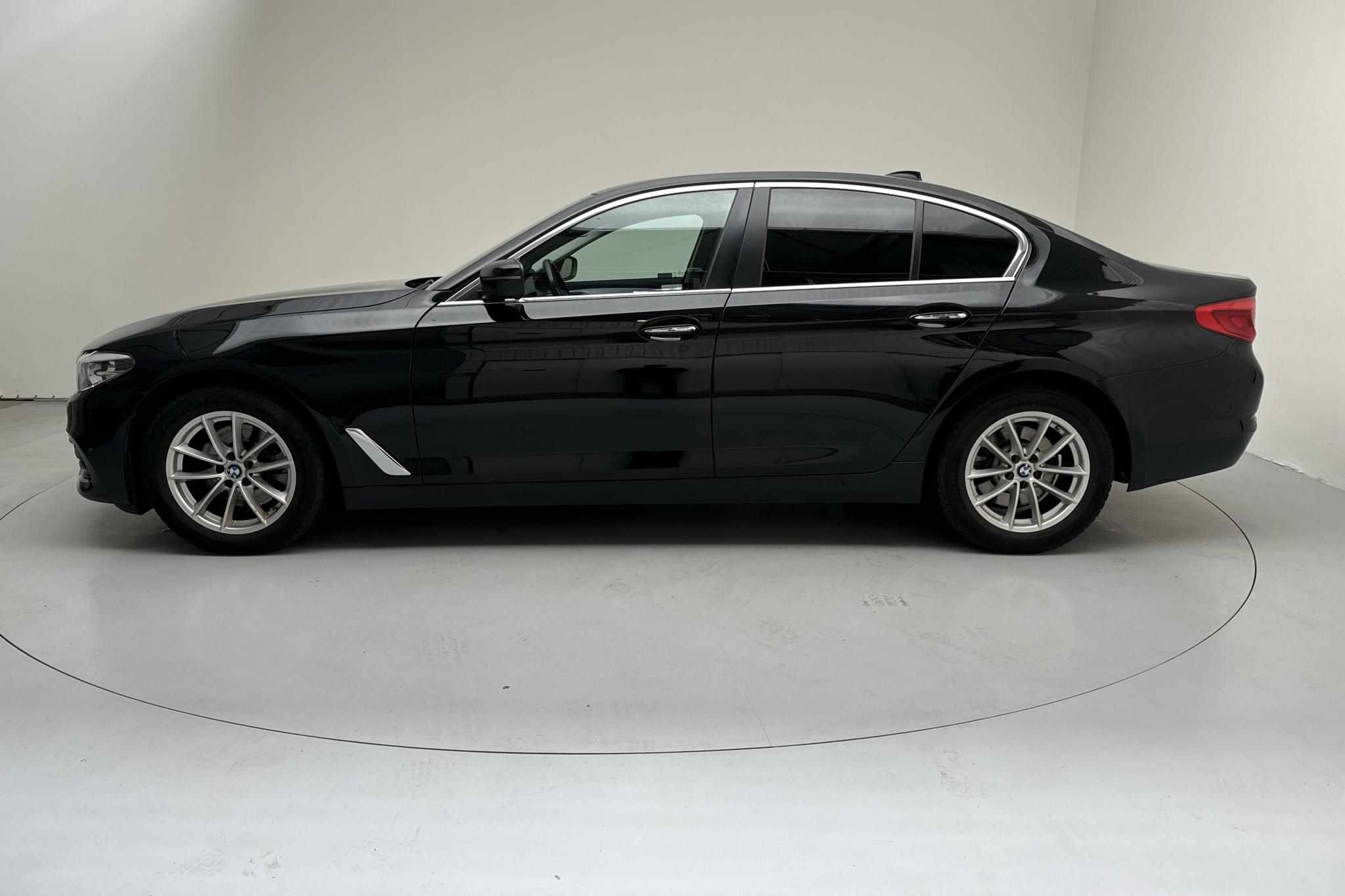 BMW 520d xDrive Sedan, G30 (190hk) - 129 600 km - Automatyczna - czarny - 2017