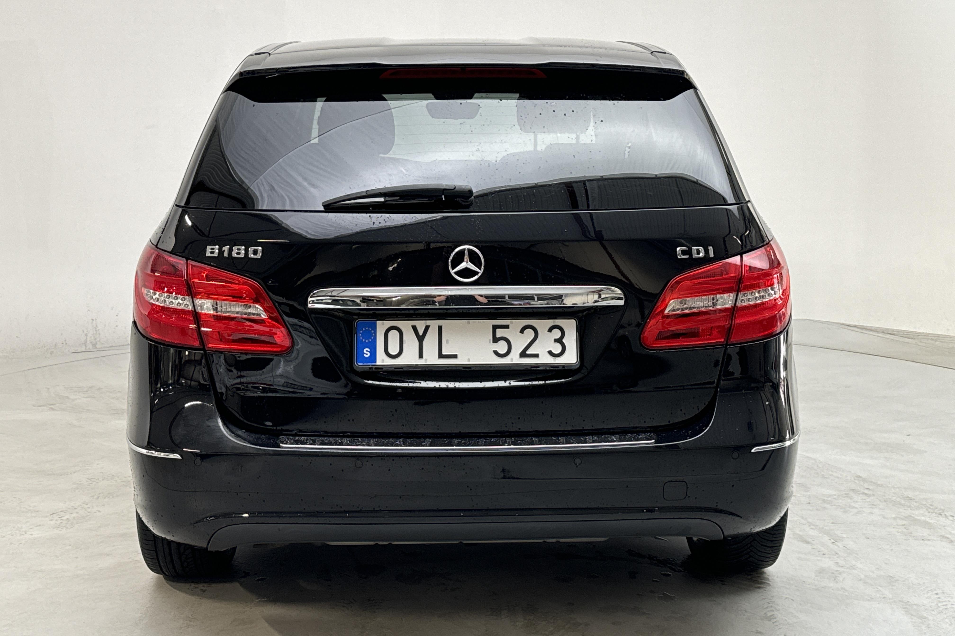 Mercedes B 180 CDI W246 (109hk) - 23 355 mil - Manuell - svart - 2013