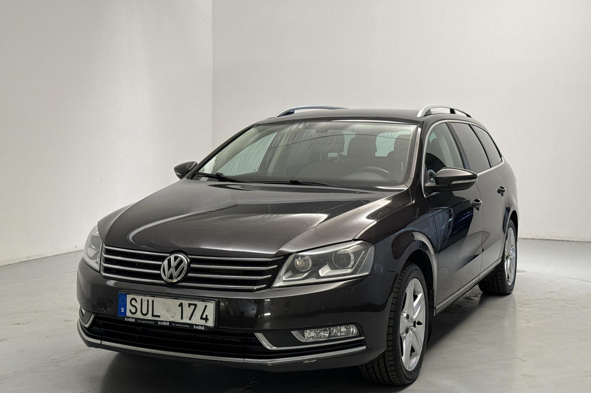 VW Passat 1.4 TSI EcoFuel Variant (150hk) - 142 530 km - Käsitsi - Dark Brown - 2012