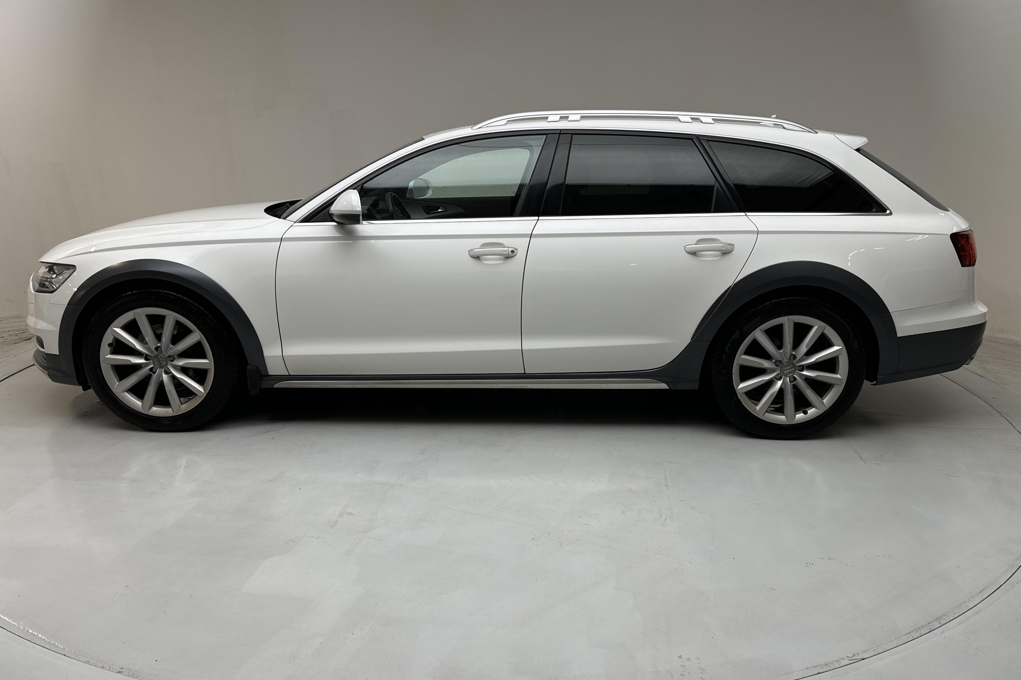 Audi A6 Allroad 3.0 TDI quattro (190hk) - 128 130 km - Automaatne - valge - 2018