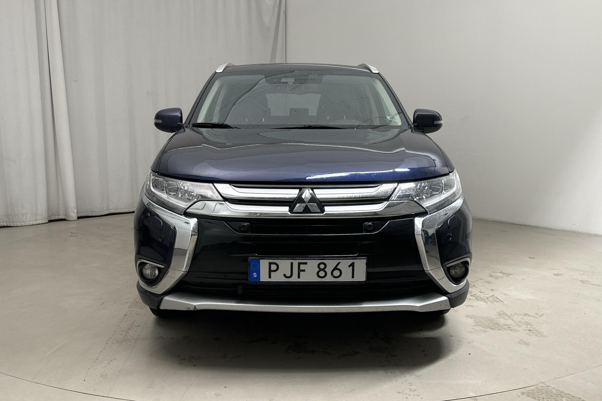 Mitsubishi Outlander 2.2 Di-D 4WD (150hk) - 174 150 km - Automaattinen - sininen - 2017