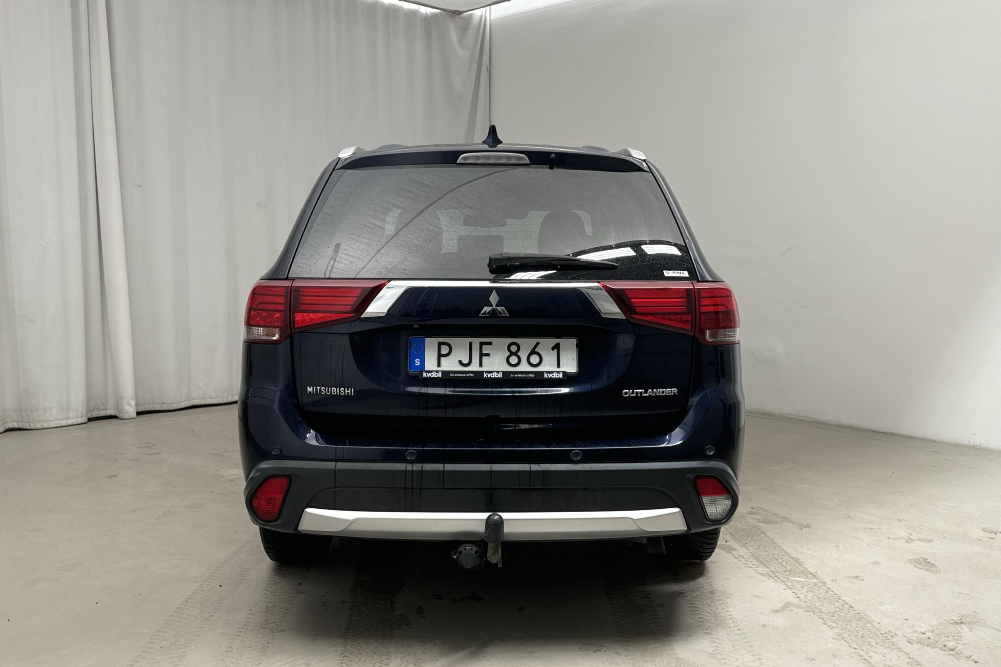 Mitsubishi Outlander 2.2 Di-D 4WD (150hk) - 174 150 km - Automaattinen - sininen - 2017