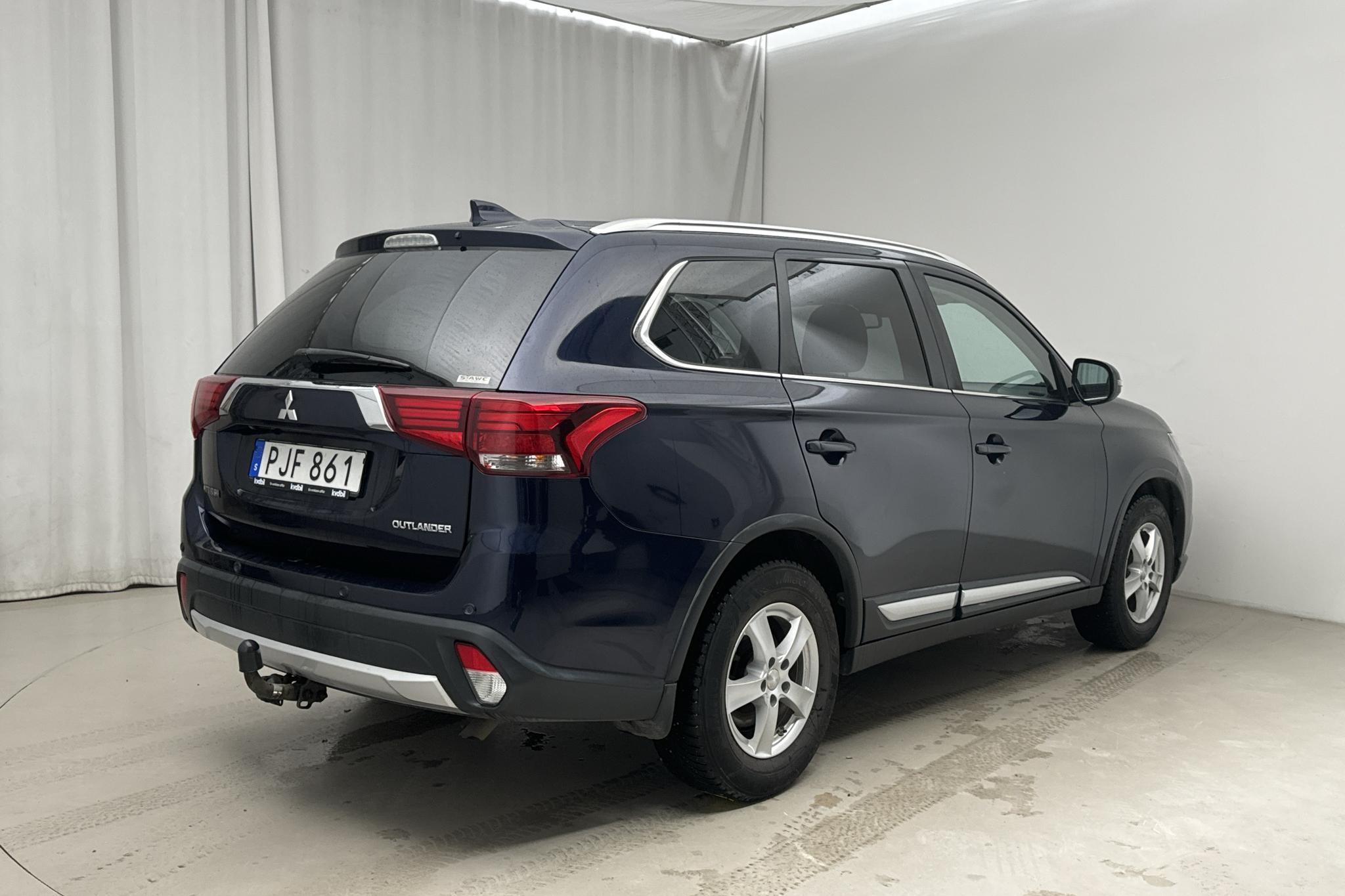 Mitsubishi Outlander 2.2 Di-D 4WD (150hk) - 174 150 km - Automaattinen - sininen - 2017