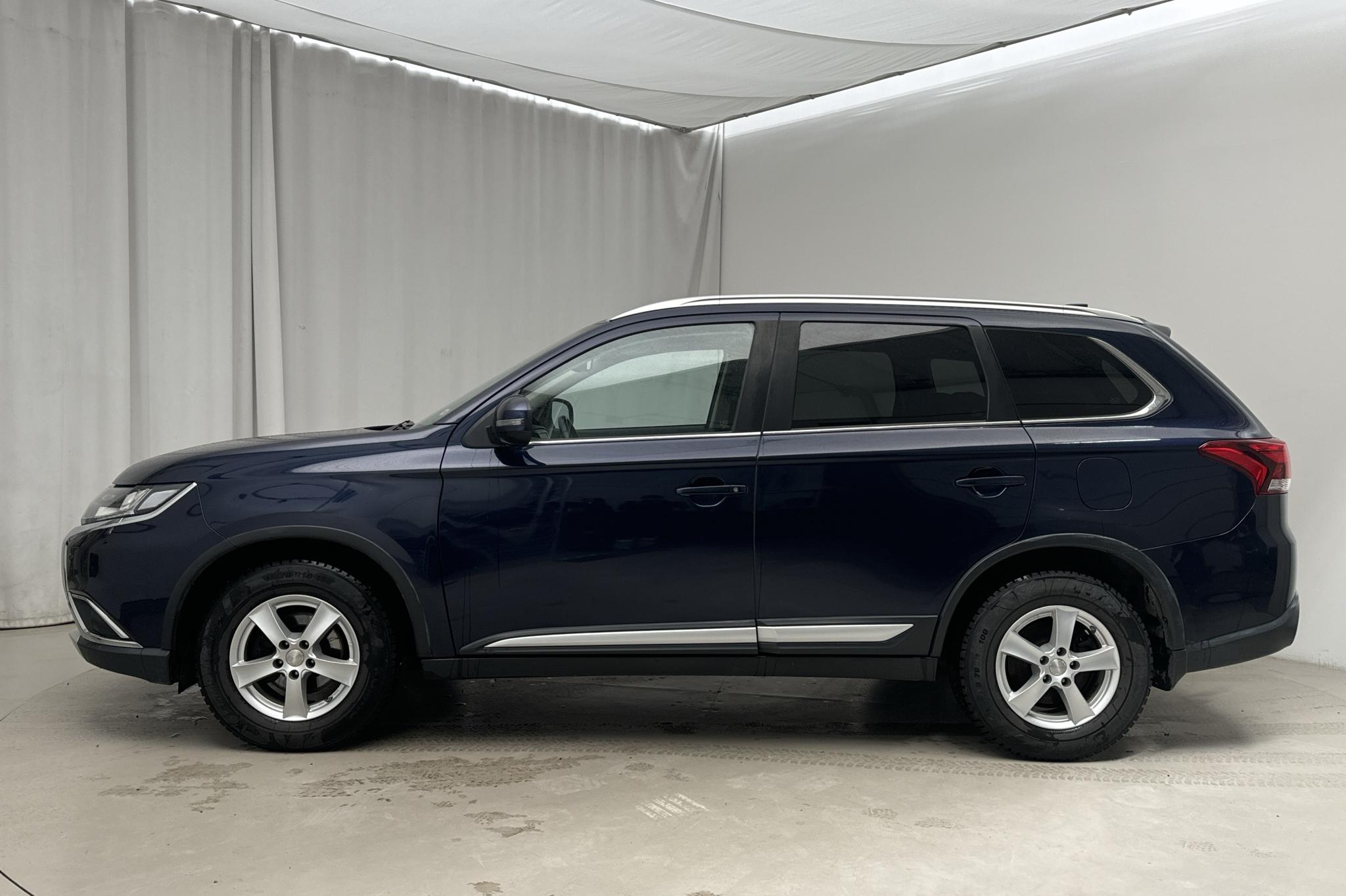 Mitsubishi Outlander 2.2 Di-D 4WD (150hk) - 174 150 km - Automaattinen - sininen - 2017