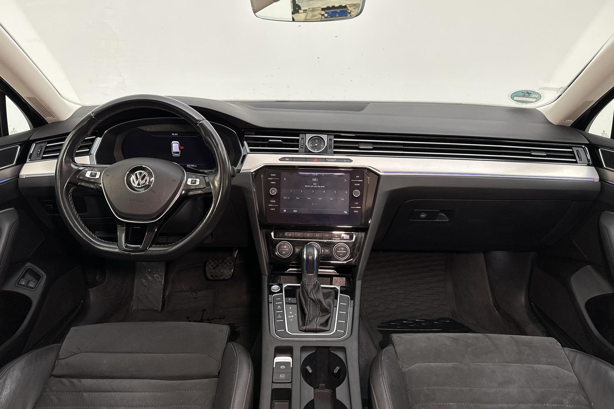 VW Passat 1.4 Plug-in-Hybrid Sportscombi (218hk) - 202 700 km - Automatyczna - czarny - 2018