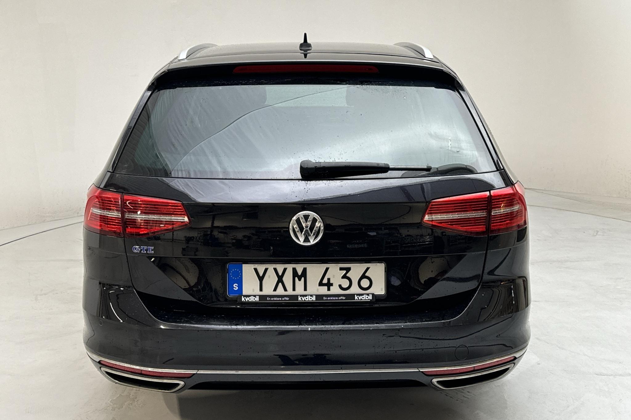 VW Passat 1.4 Plug-in-Hybrid Sportscombi (218hk) - 202 700 km - Automatic - black - 2018