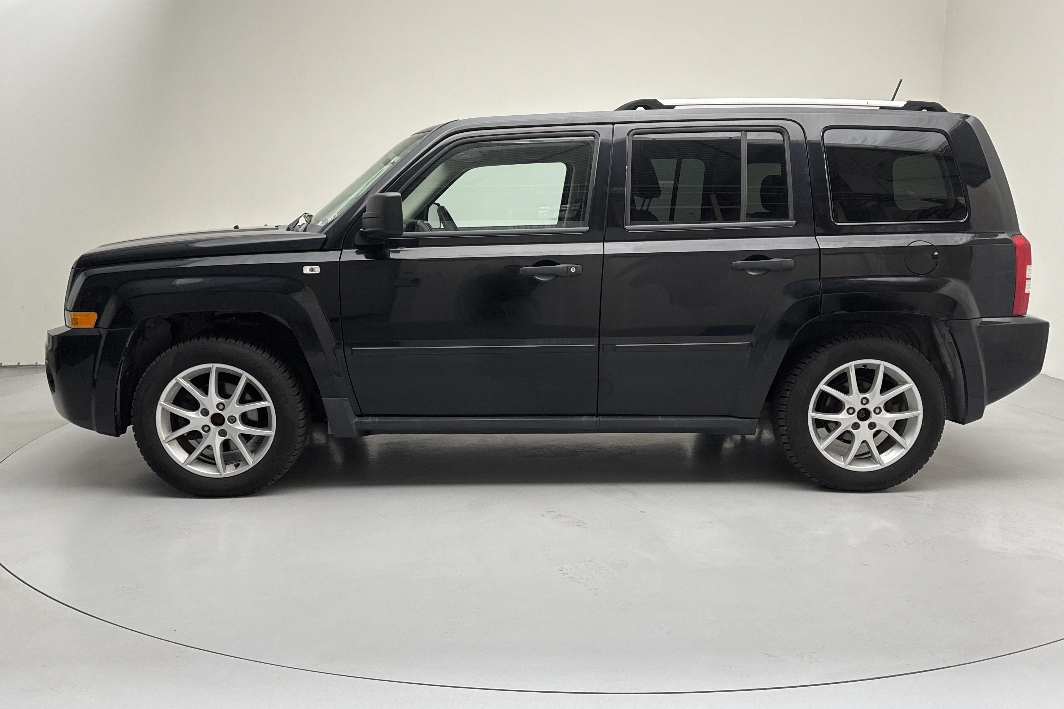 Jeep Patriot 2.4 (170hk) - 139 980 km - Automatic - black - 2007