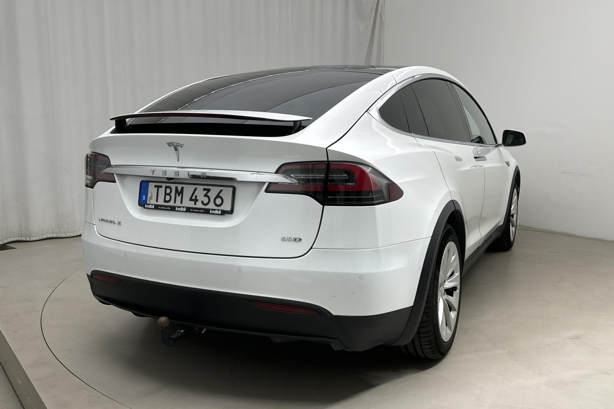 Tesla Model X 90D - 149 240 km - Automaattinen - valkoinen - 2016