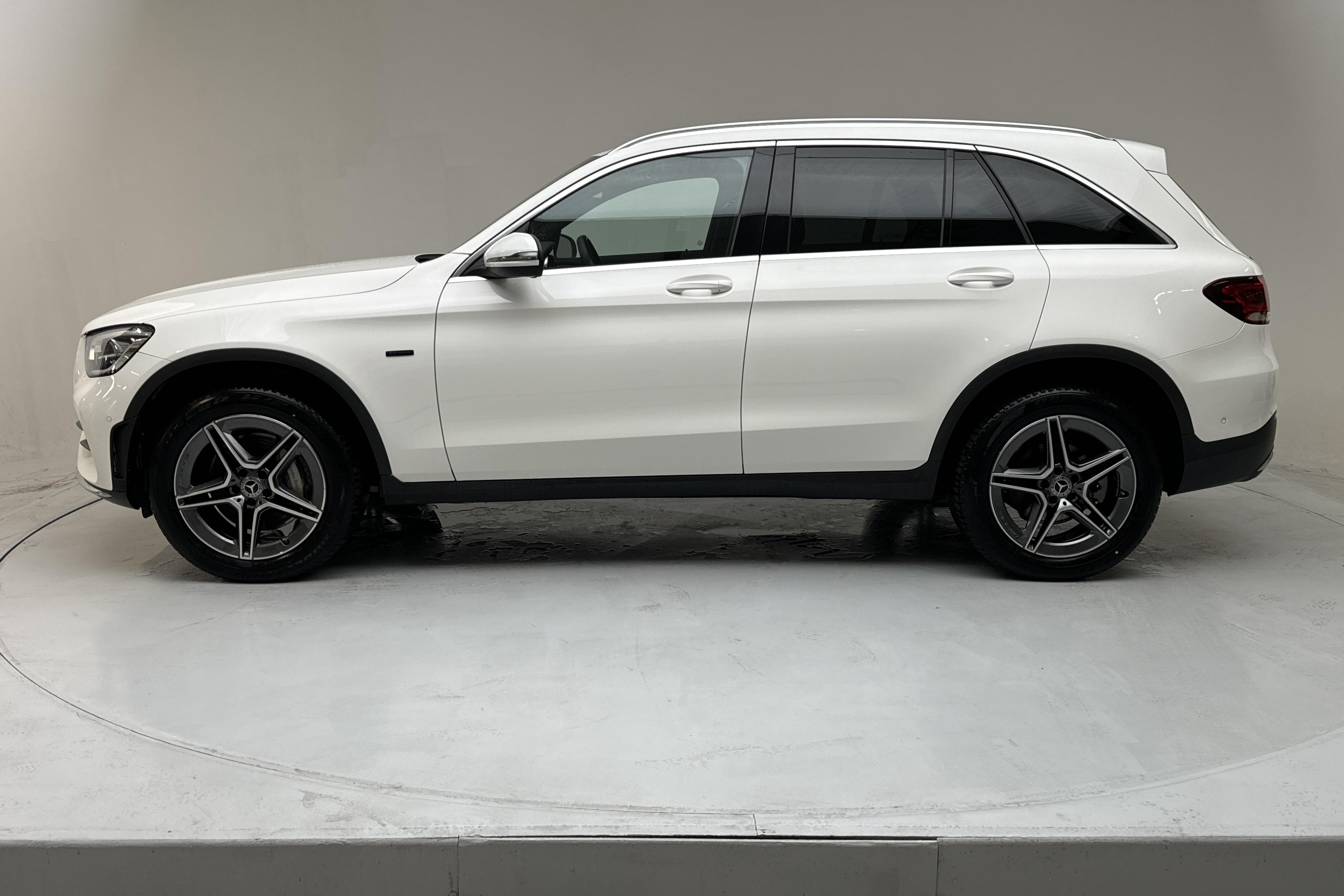 Mercedes GLC 300 de 4MATIC X253 (316hk) - 37 630 km - Automatyczna - biały - 2021