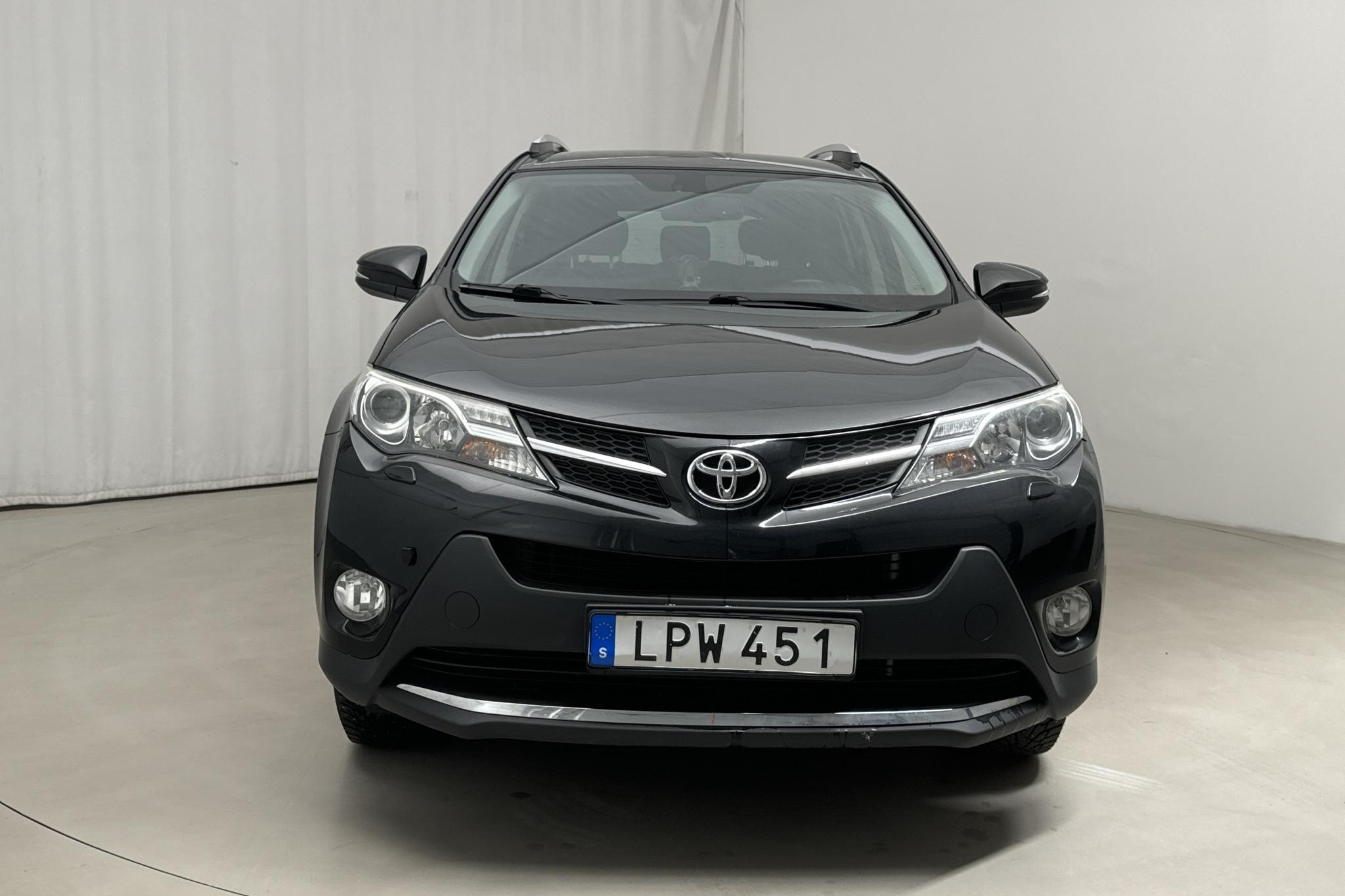 Toyota RAV4 2.0 VVT-i (151hk) - 27 555 mil - Automat - svart - 2014