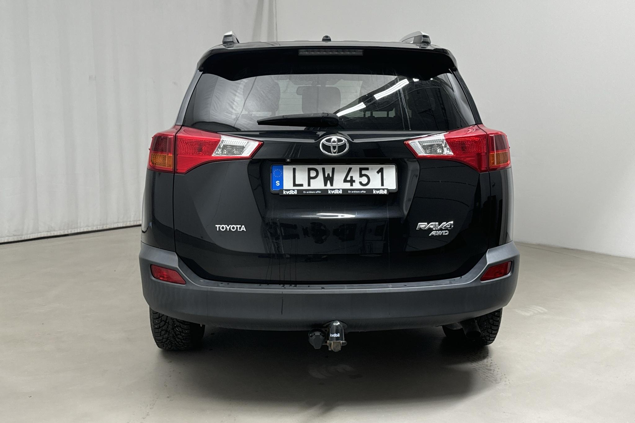 Toyota RAV4 2.0 VVT-i (151hk) - 27 555 mil - Automat - svart - 2014