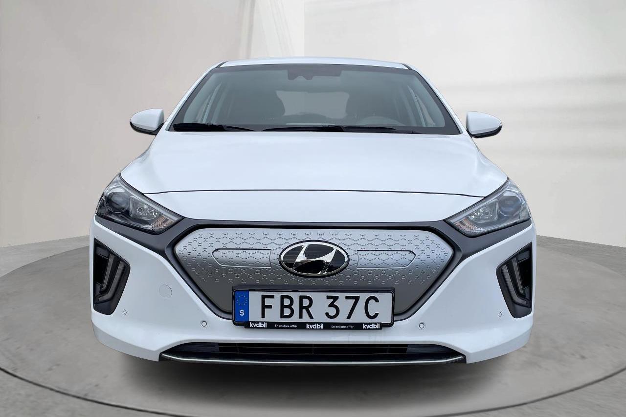 Hyundai IONIQ Electric (136hk) - 2 914 mil - Automat - vit - 2020