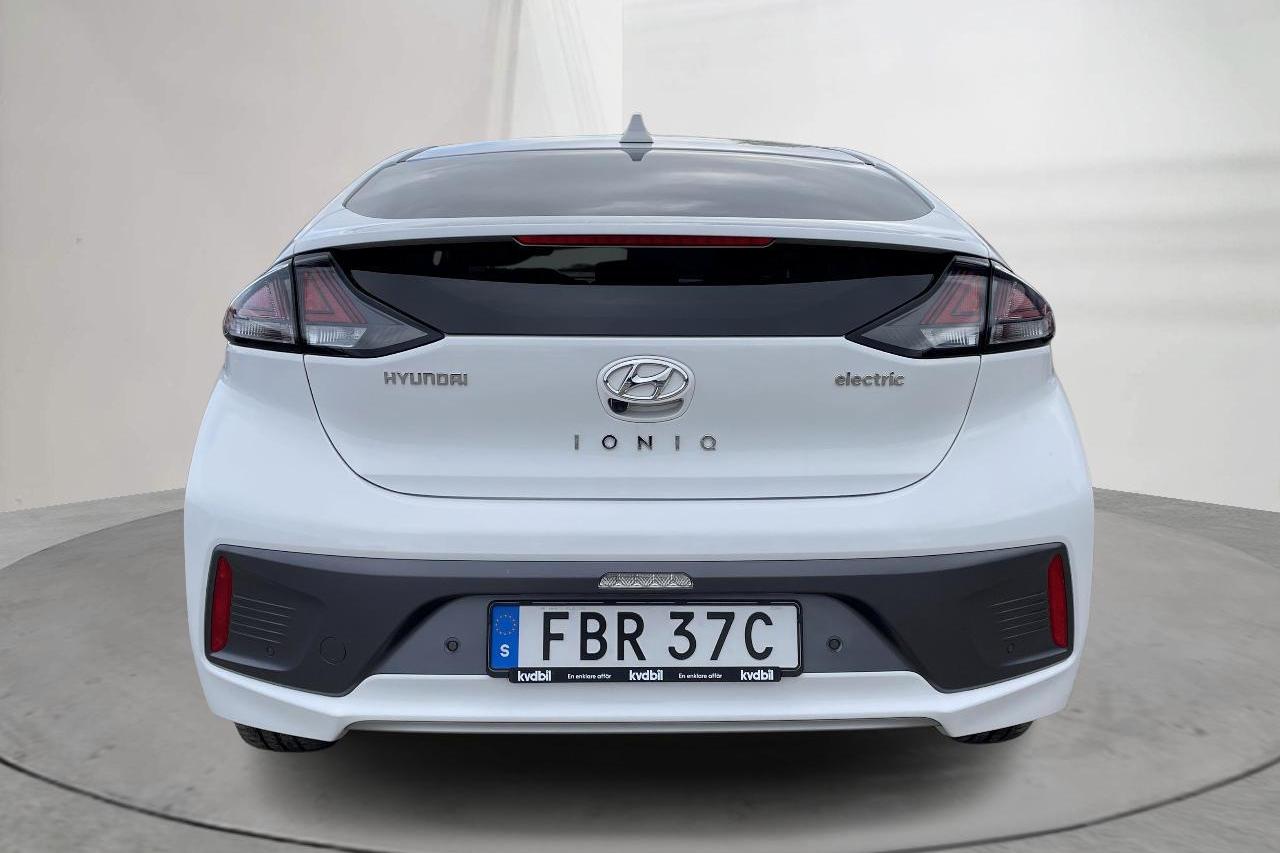 Hyundai IONIQ Electric (136hk) - 2 914 mil - Automat - vit - 2020