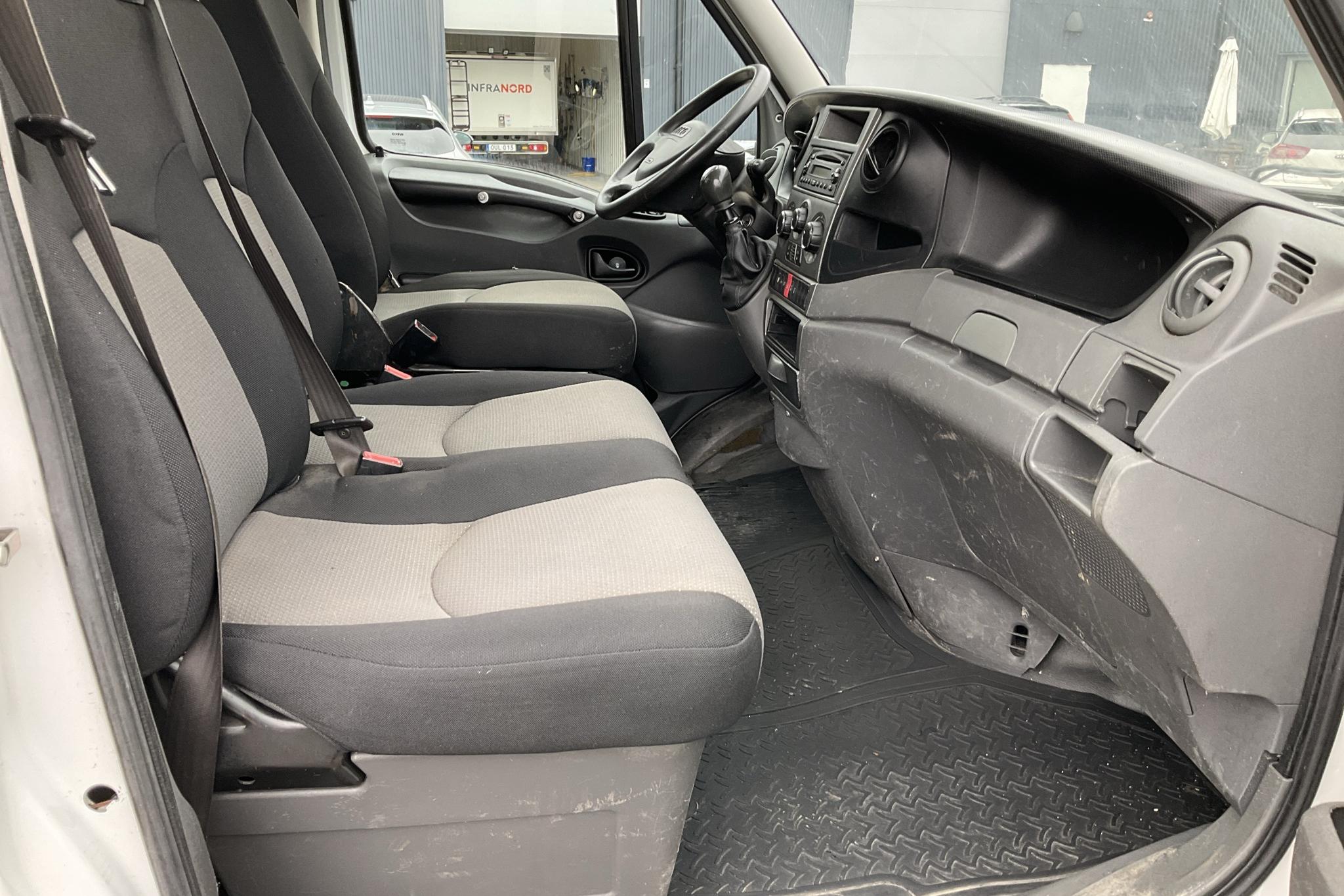 Iveco Daily 35 3.0 HPT EEV (170hk) - 307 910 km - Käsitsi - valge - 2012