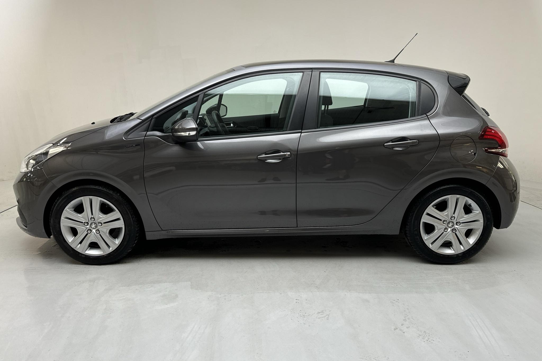 Peugeot 208 PureTech 5dr (82hk) - 5 259 mil - Manuell - Dark Grey - 2018