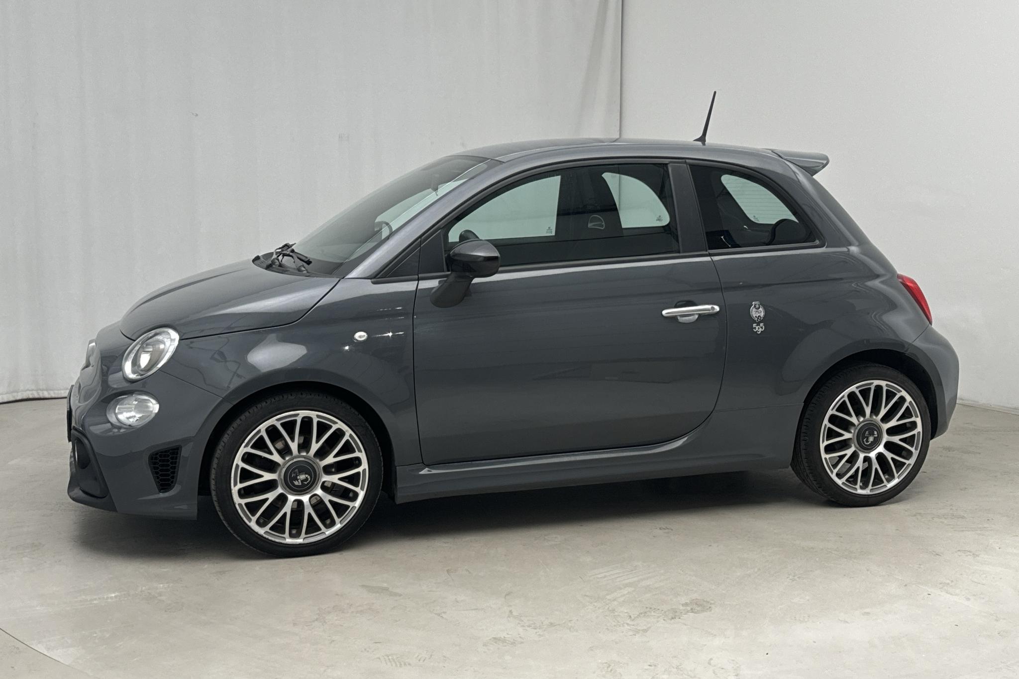 Abarth Abarth 595 (145hk) - 6 921 mil - Manuell - grå - 2020