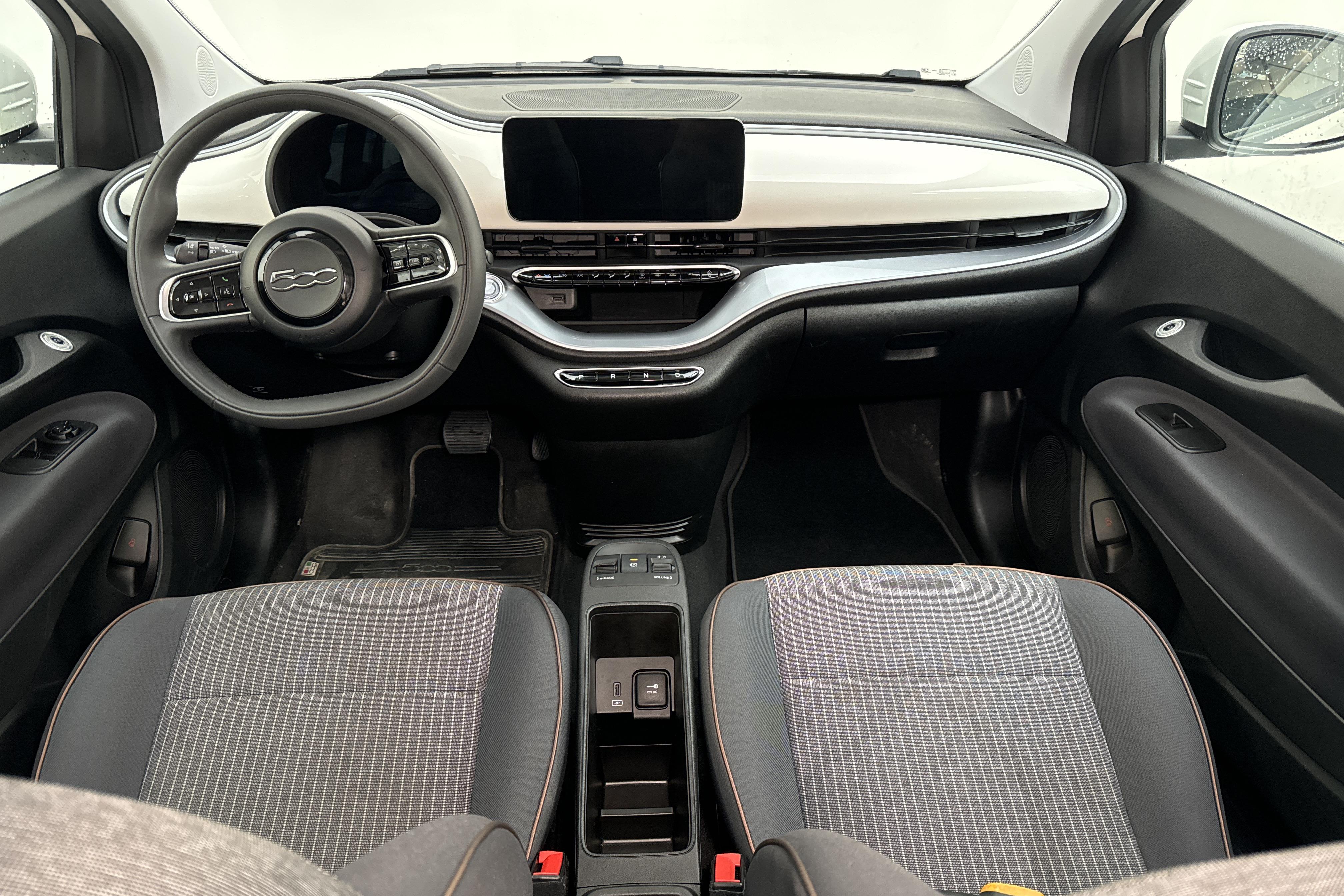 Fiat 500e (118hk) - 32 860 km - Manualna - biały - 2021