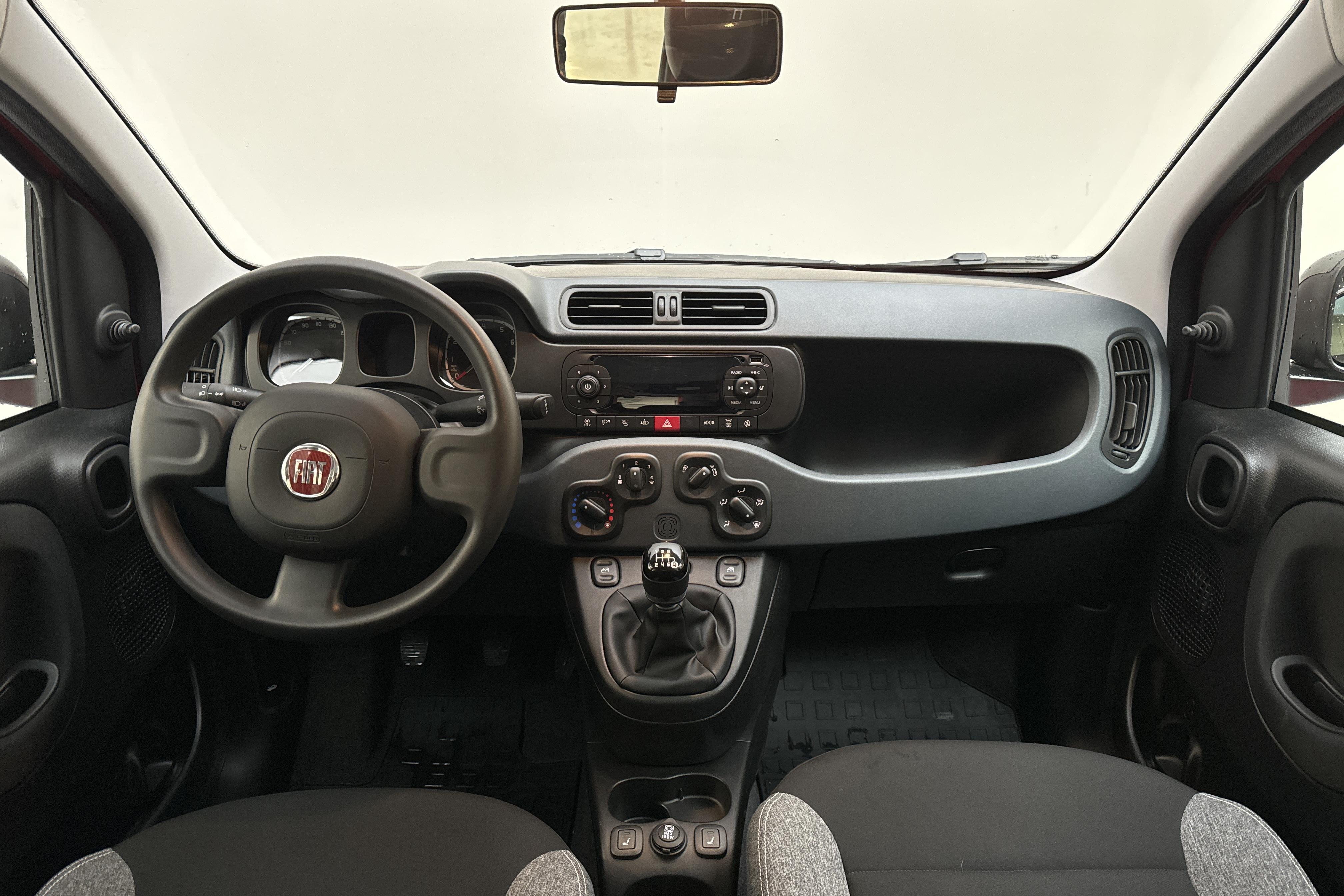 Fiat Fiat Panda Hybrid - 7 420 km - Manual - red - 2021