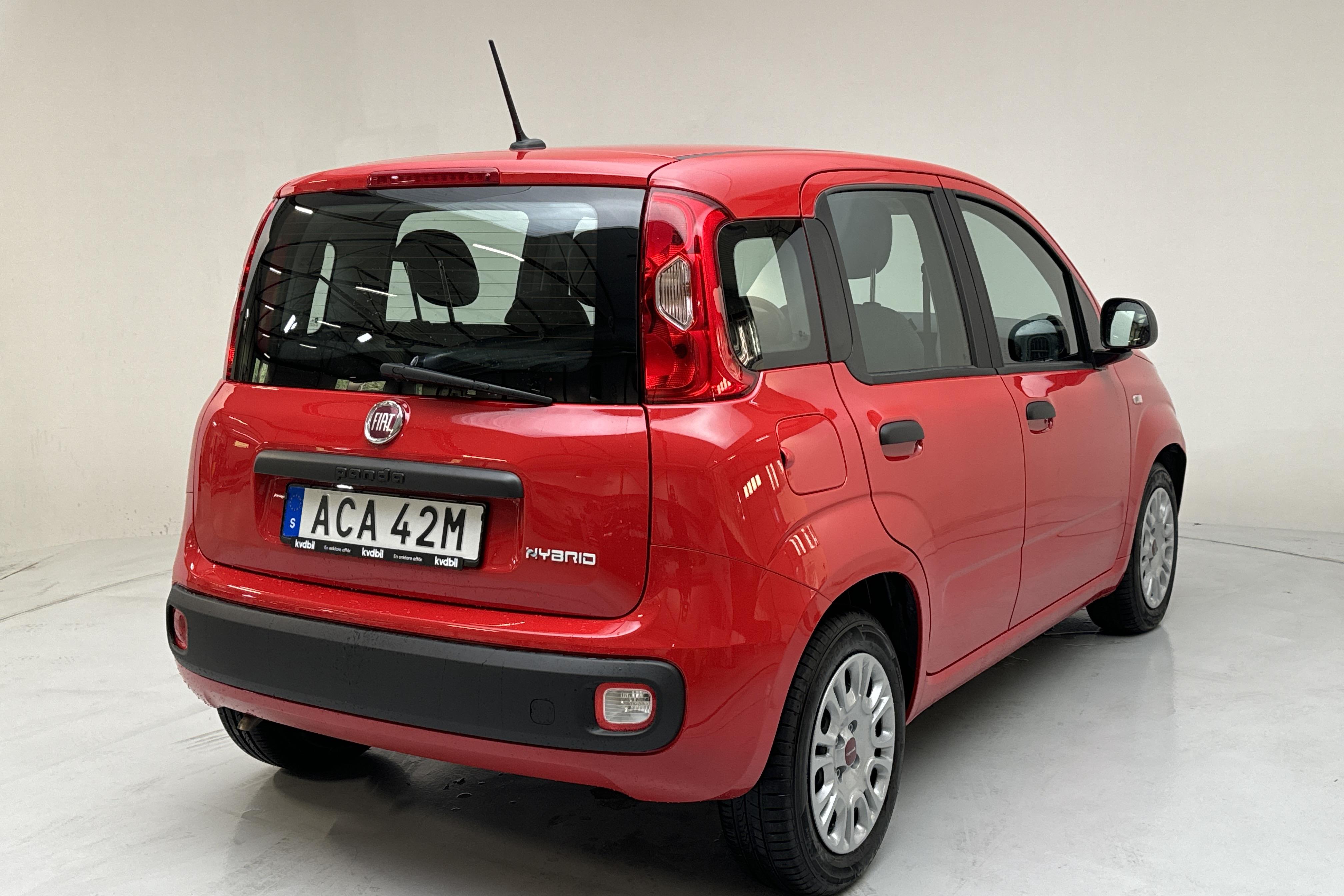 Fiat Fiat Panda Hybrid - 7 420 km - Käsitsi - punane - 2021