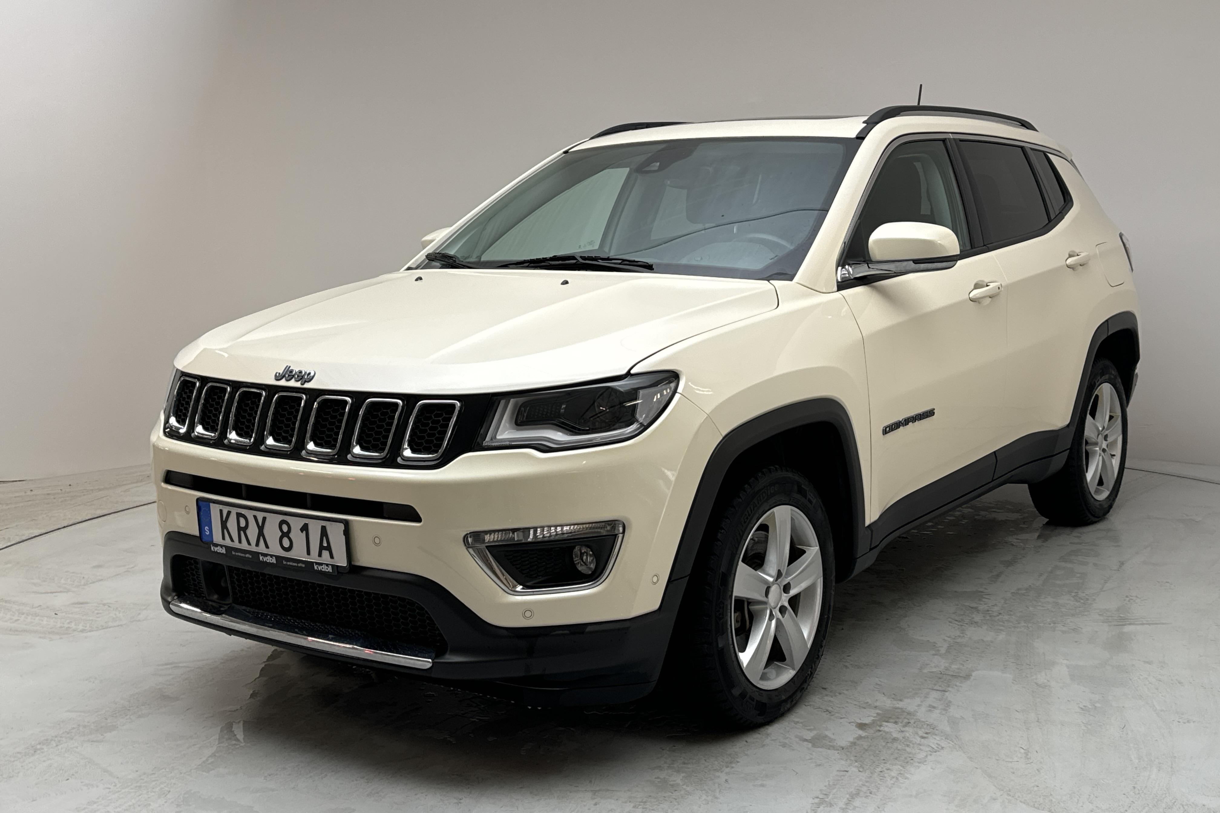 Jeep Compass 1.3 PHEV 4WD (190hk) - 7 430 mil - Automat - vit - 2020