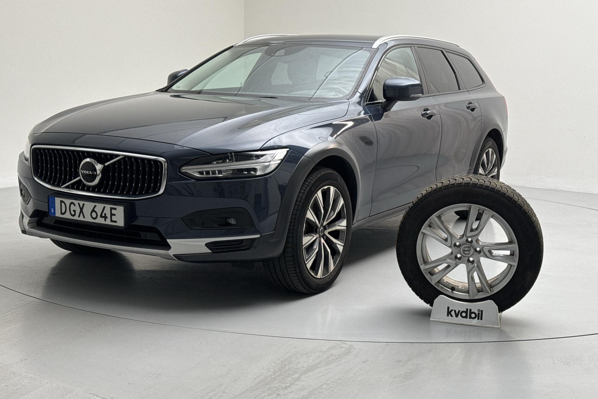 Volvo V90 D4 Cross Country AWD (190hk) - 70 860 km - Automaattinen - Dark Blue - 2021