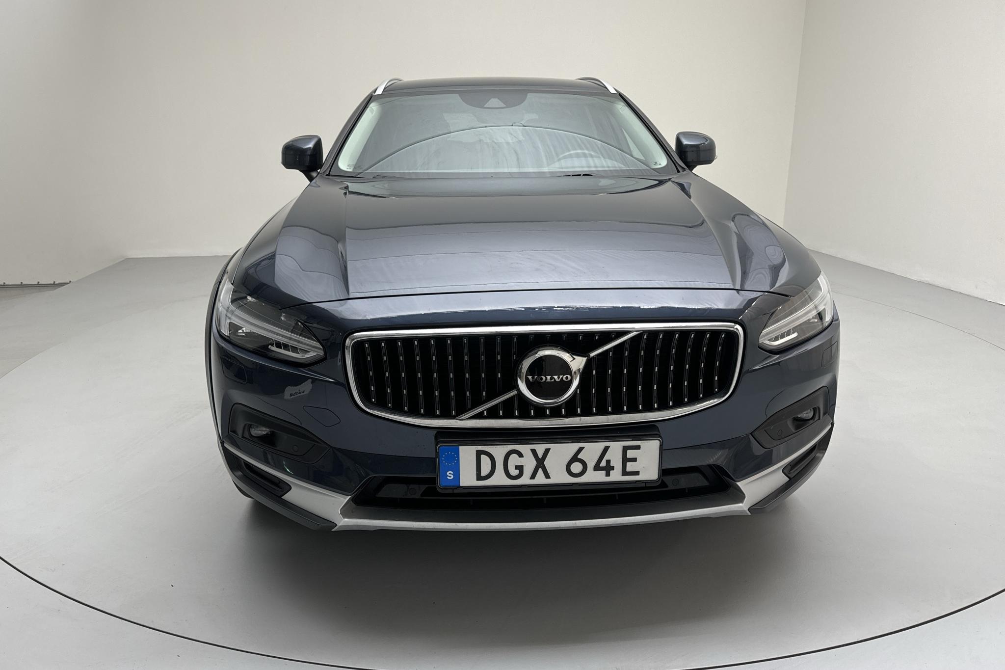 Volvo V90 D4 Cross Country AWD (190hk) - 70 860 km - Automaatne - Dark Blue - 2021