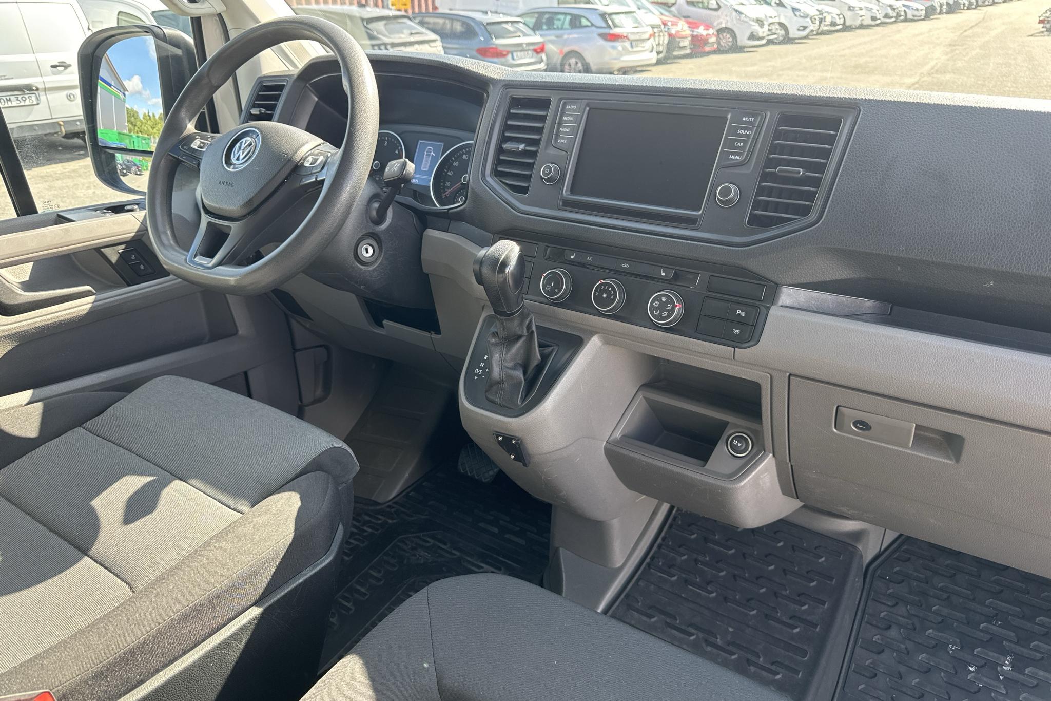 VW Crafter 35 2.0 TDI Skåp (177hk) - 11 397 mil - Automat - vit - 2018