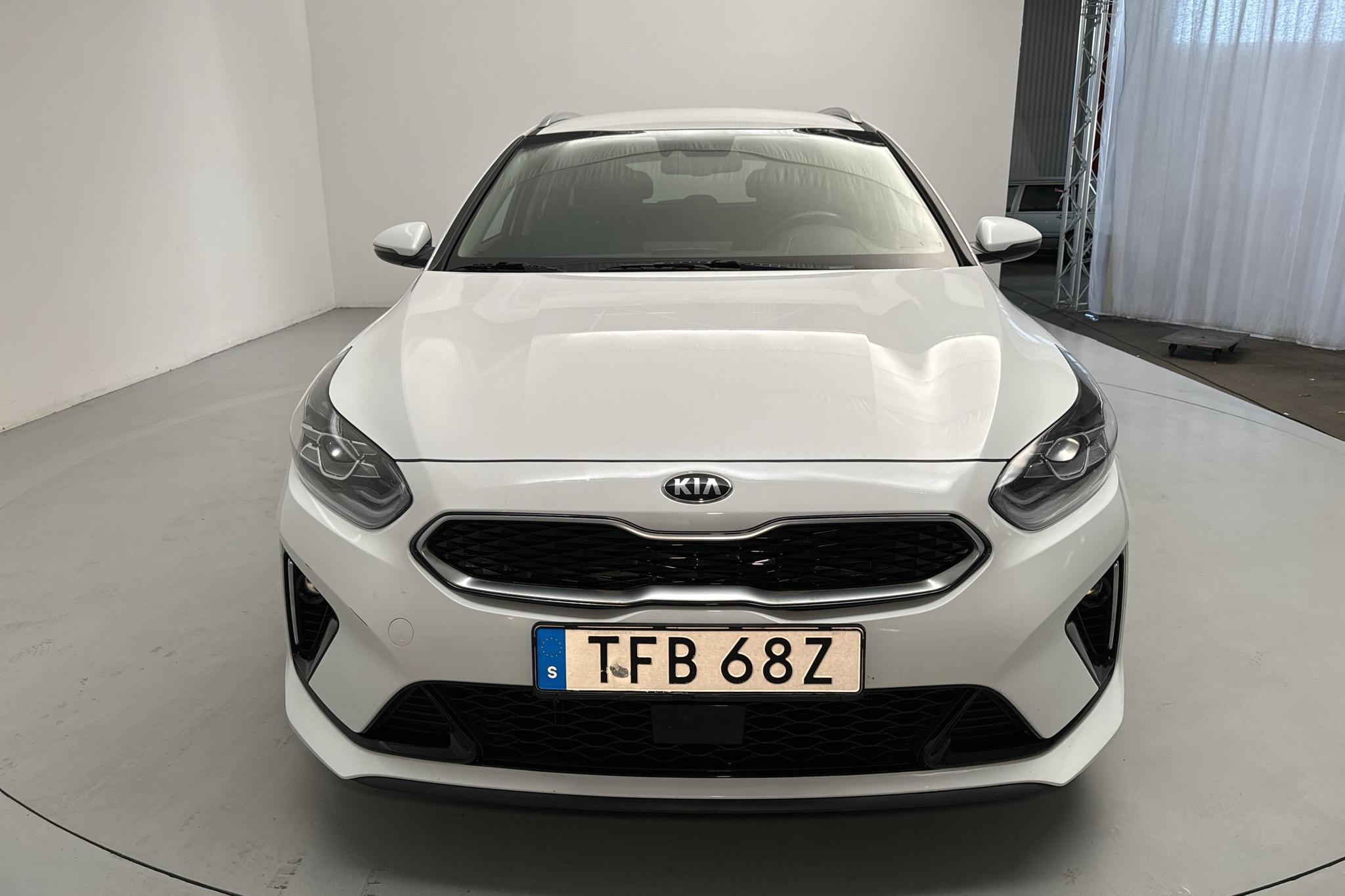 KIA Ceed 1.6 Plug-in Hybrid SW (141hk) - 83 600 km - Automaatne - valge - 2020