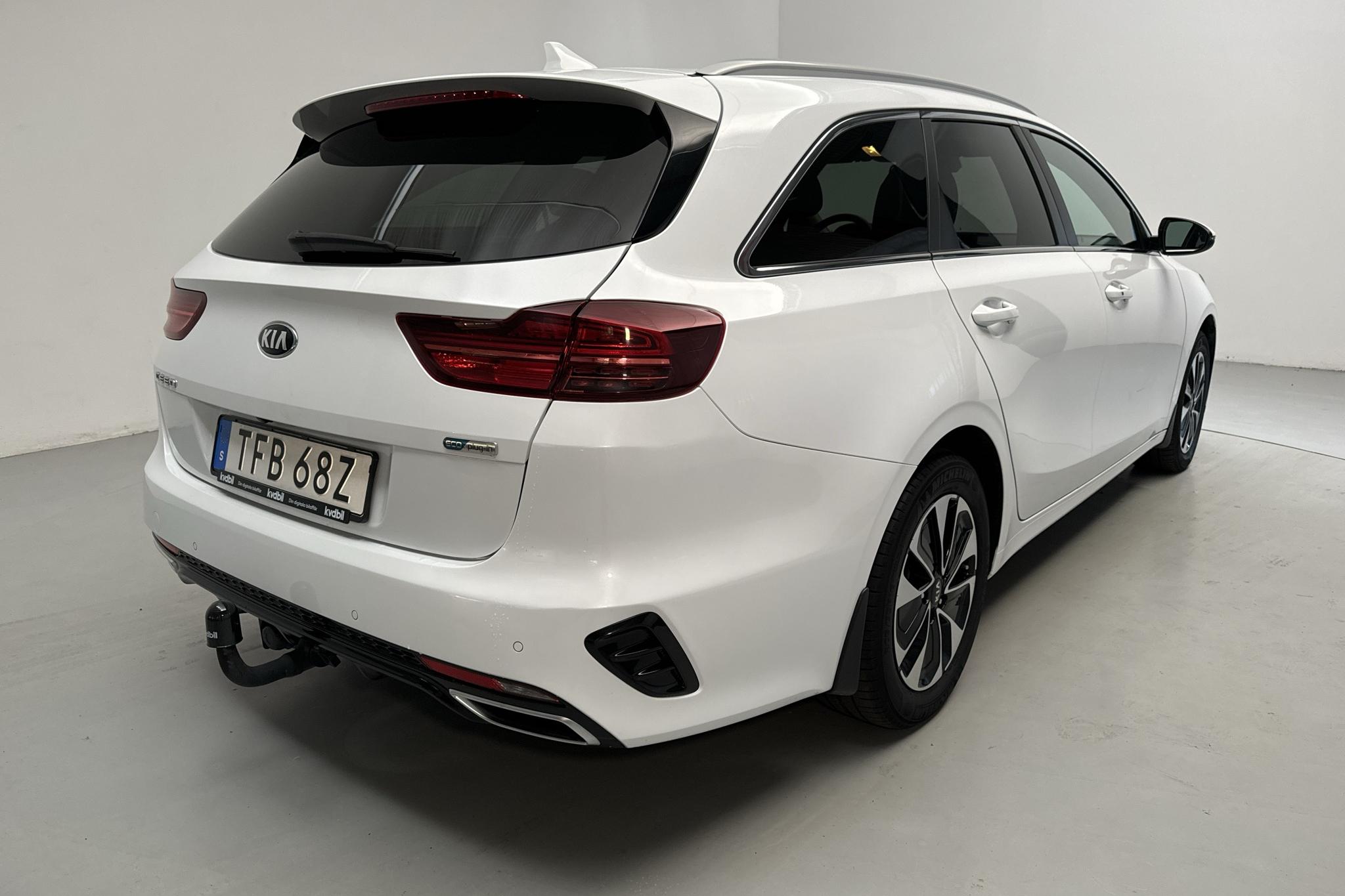 KIA Ceed 1.6 Plug-in Hybrid SW (141hk) - 83 600 km - Automaatne - valge - 2020