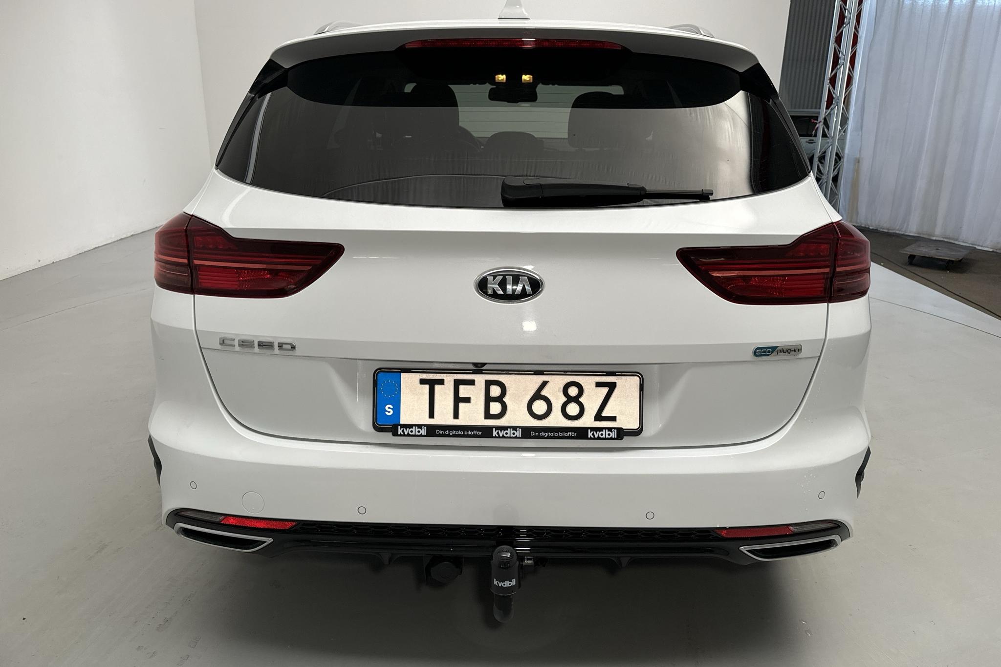 KIA Ceed 1.6 Plug-in Hybrid SW (141hk) - 83 600 km - Automatic - white - 2020