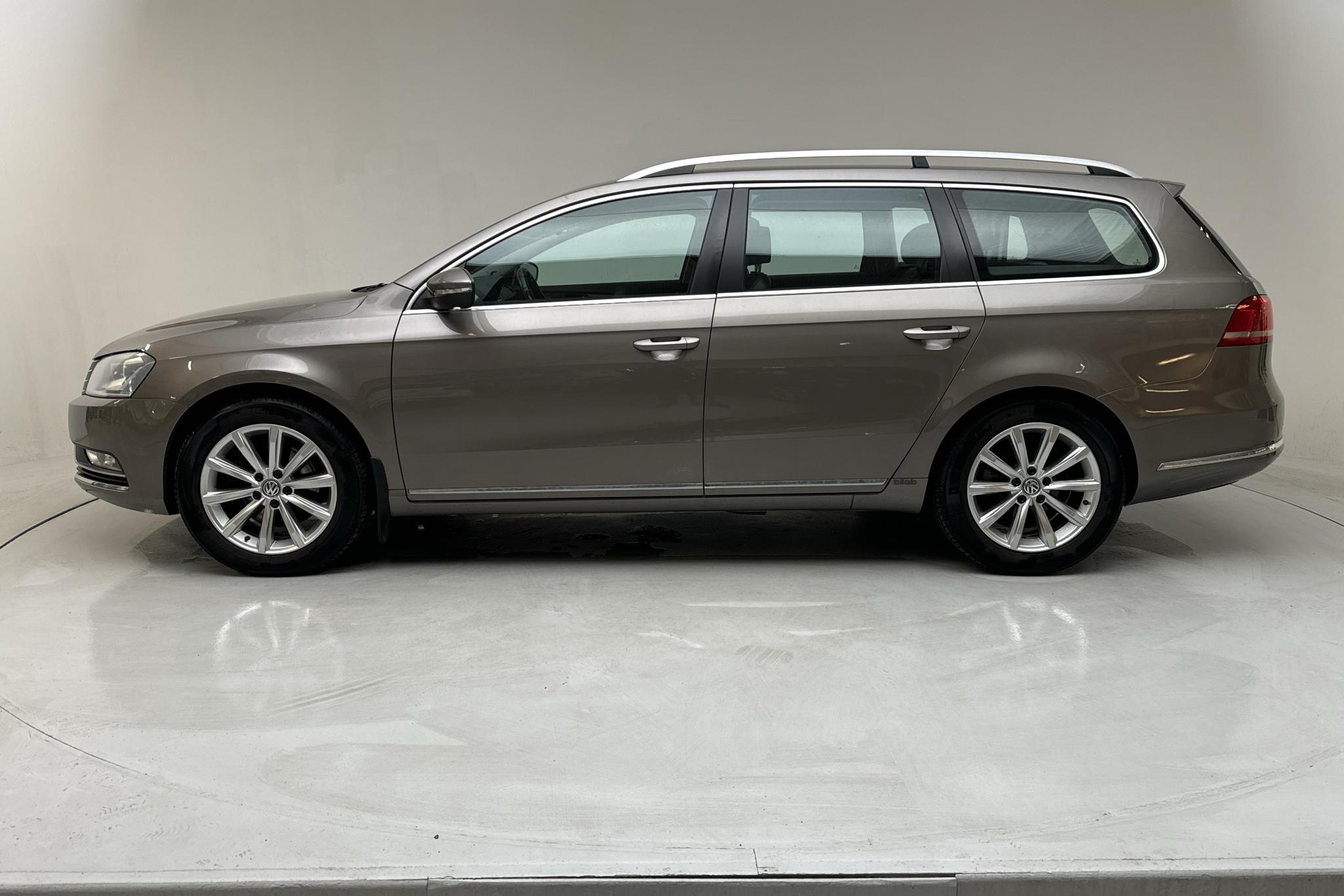 VW Passat 1.4 TSI EcoFuel Variant (150hk) - 16 600 mil - Automat - Light Brown - 2011