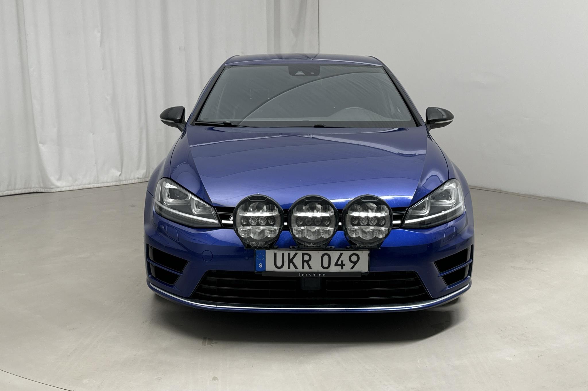 VW Golf VII 2.0 TSI R 5dr (300hk) - 113 100 km - Automatyczna - niebieski - 2015