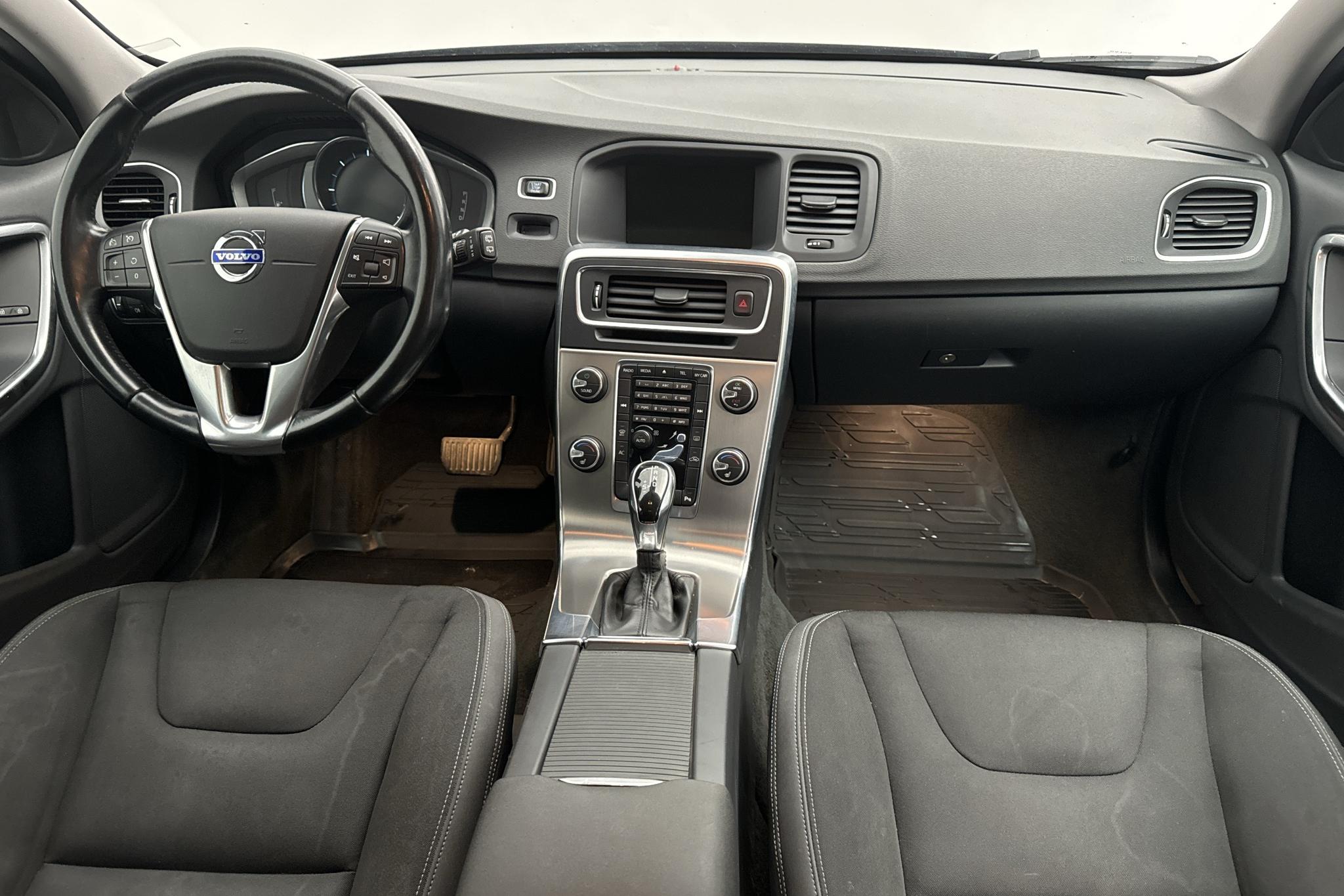 Volvo V60 D4 (163hk) - 205 810 km - Automatyczna - czarny - 2014