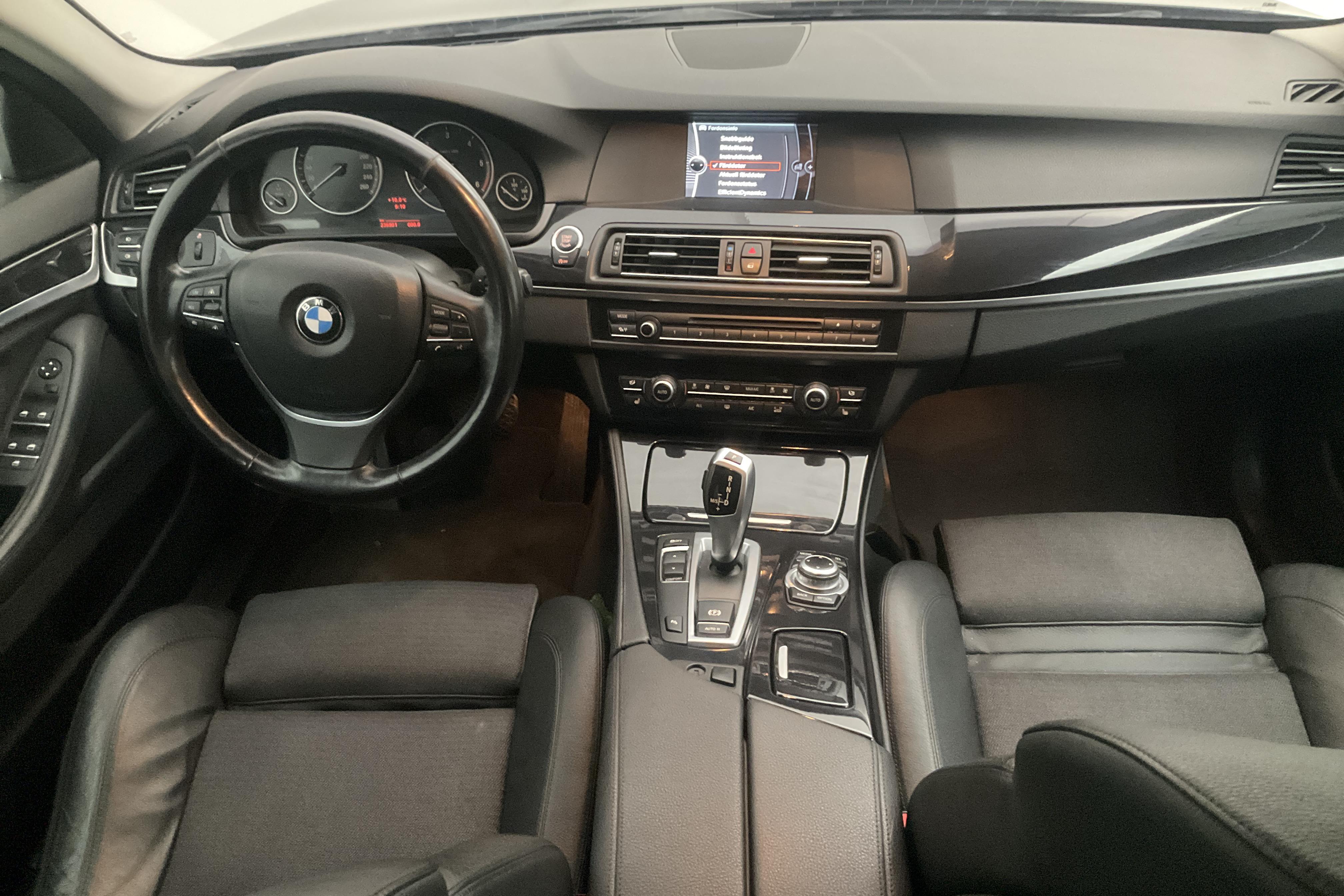 BMW 520d Touring, F11 (184hk) - 236 900 km - Automatic - Dark Blue - 2013