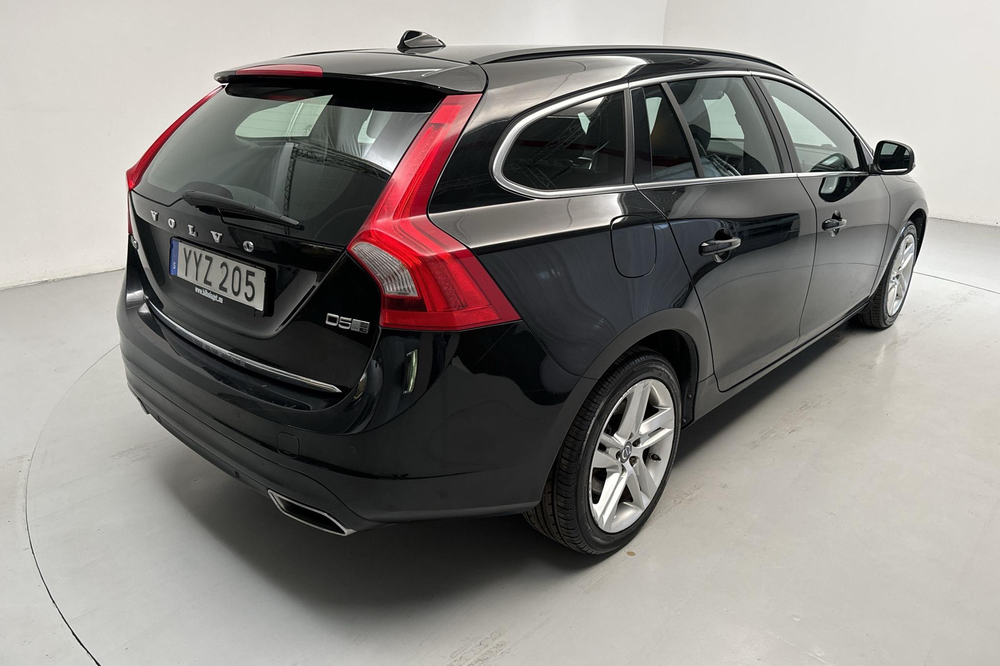 Volvo V60 D5 AWD Twin Engine (163hk) - 160 080 km - Automatic - black - 2018